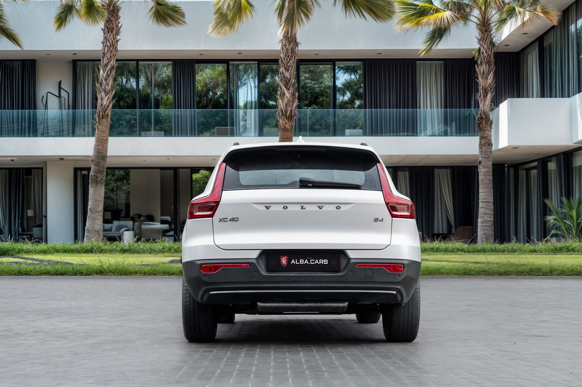 2024 Volvo XC40 photo 5