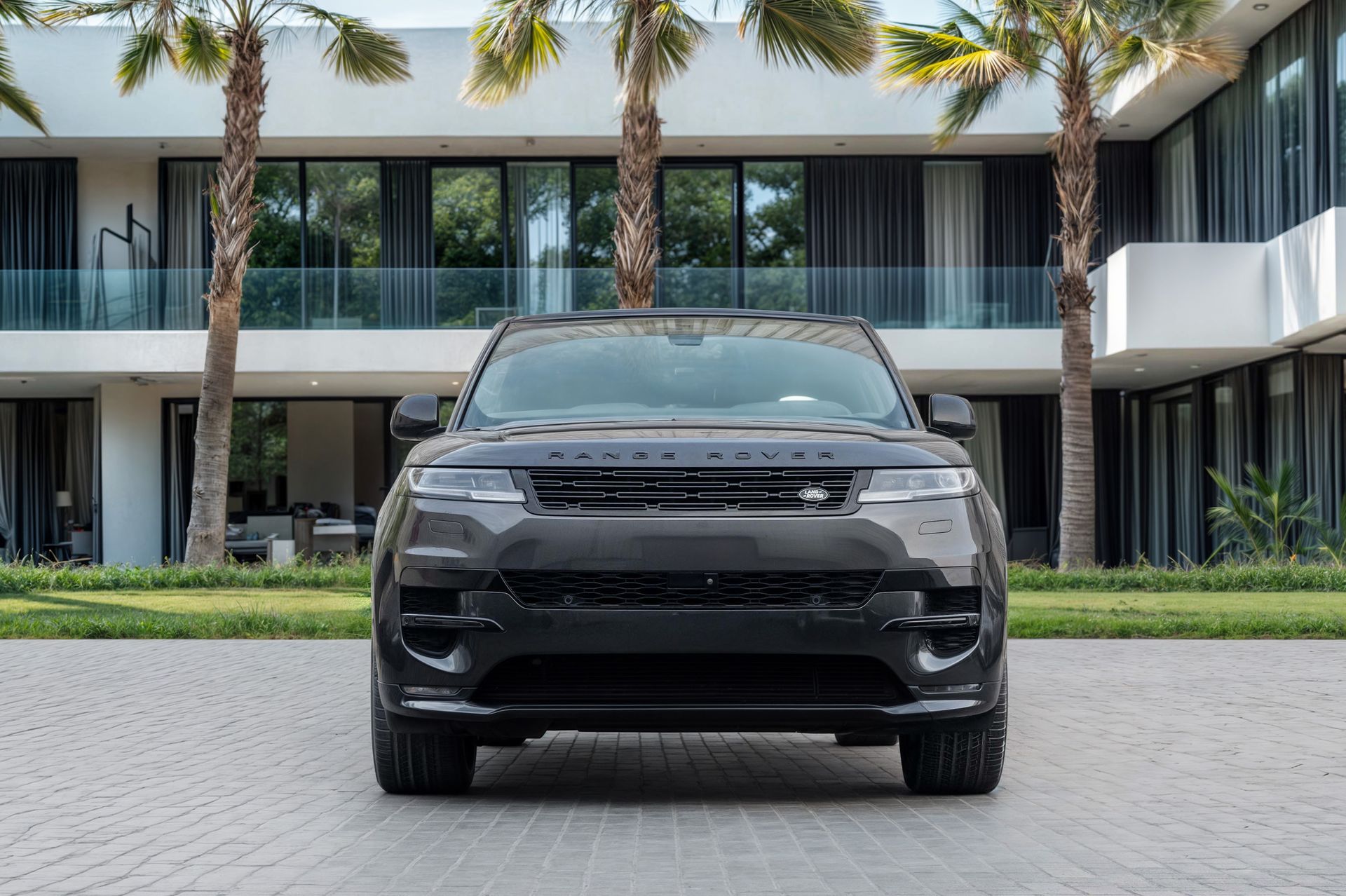 2025 Land Rover Range Rover Sport photo 4
