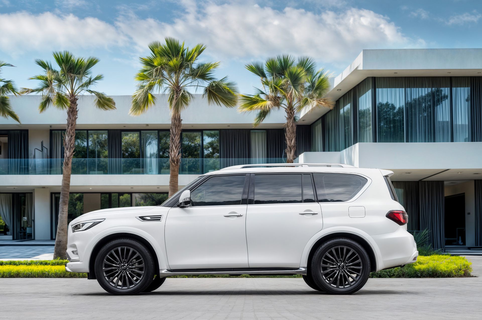 2024 Infiniti QX80 photo 2