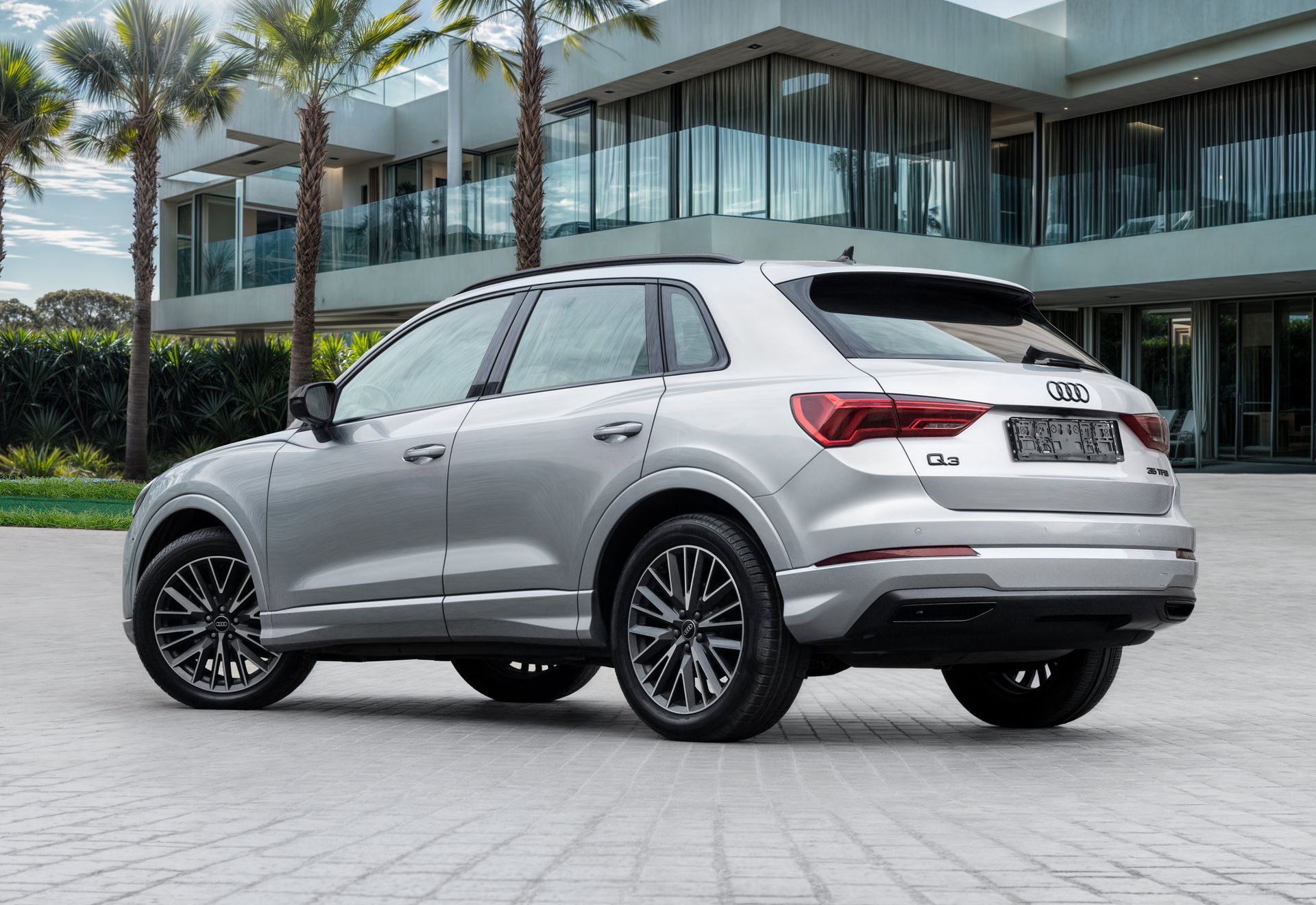 2023 Audi Q3 photo 3