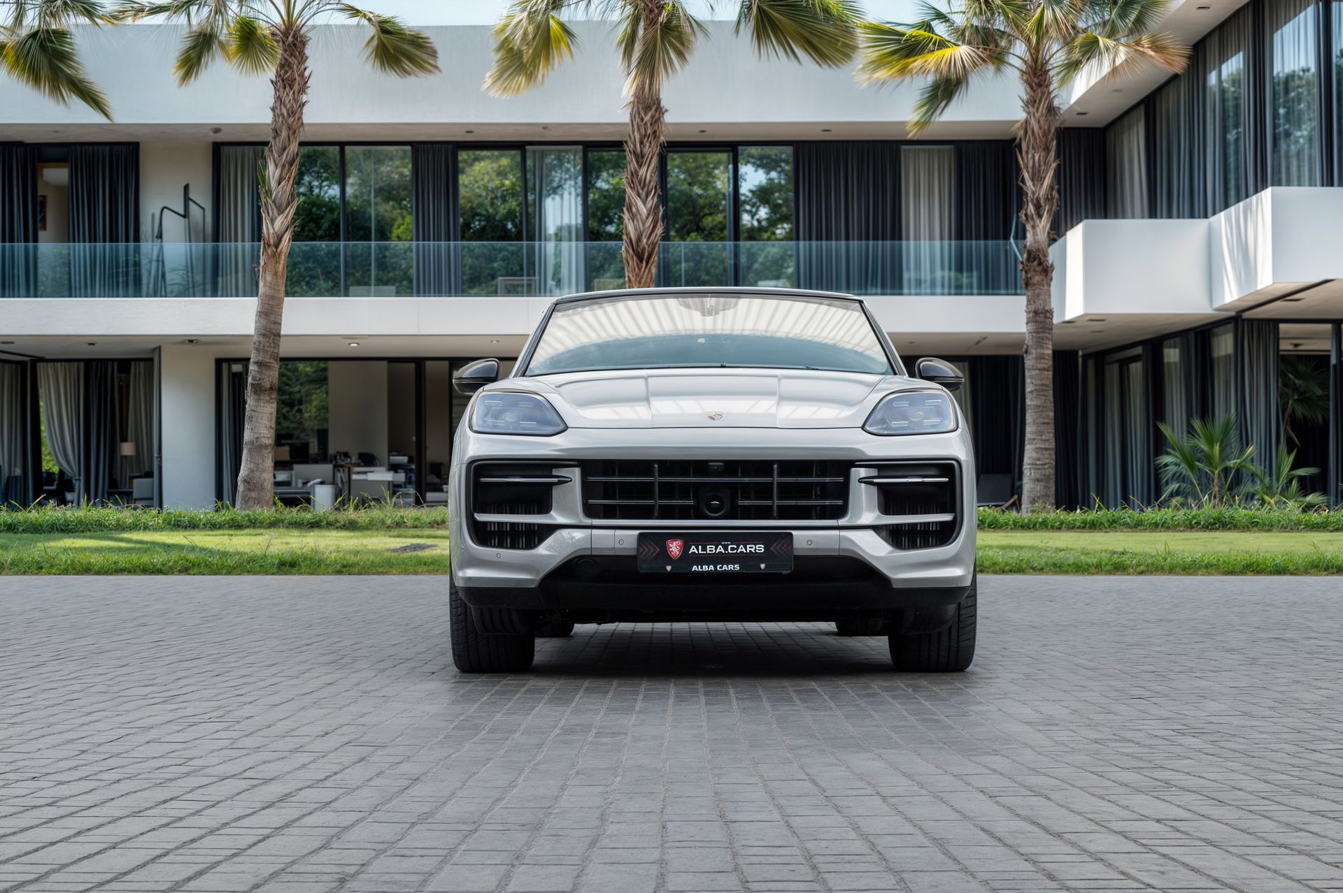 2025 Porsche Cayenne photo 4