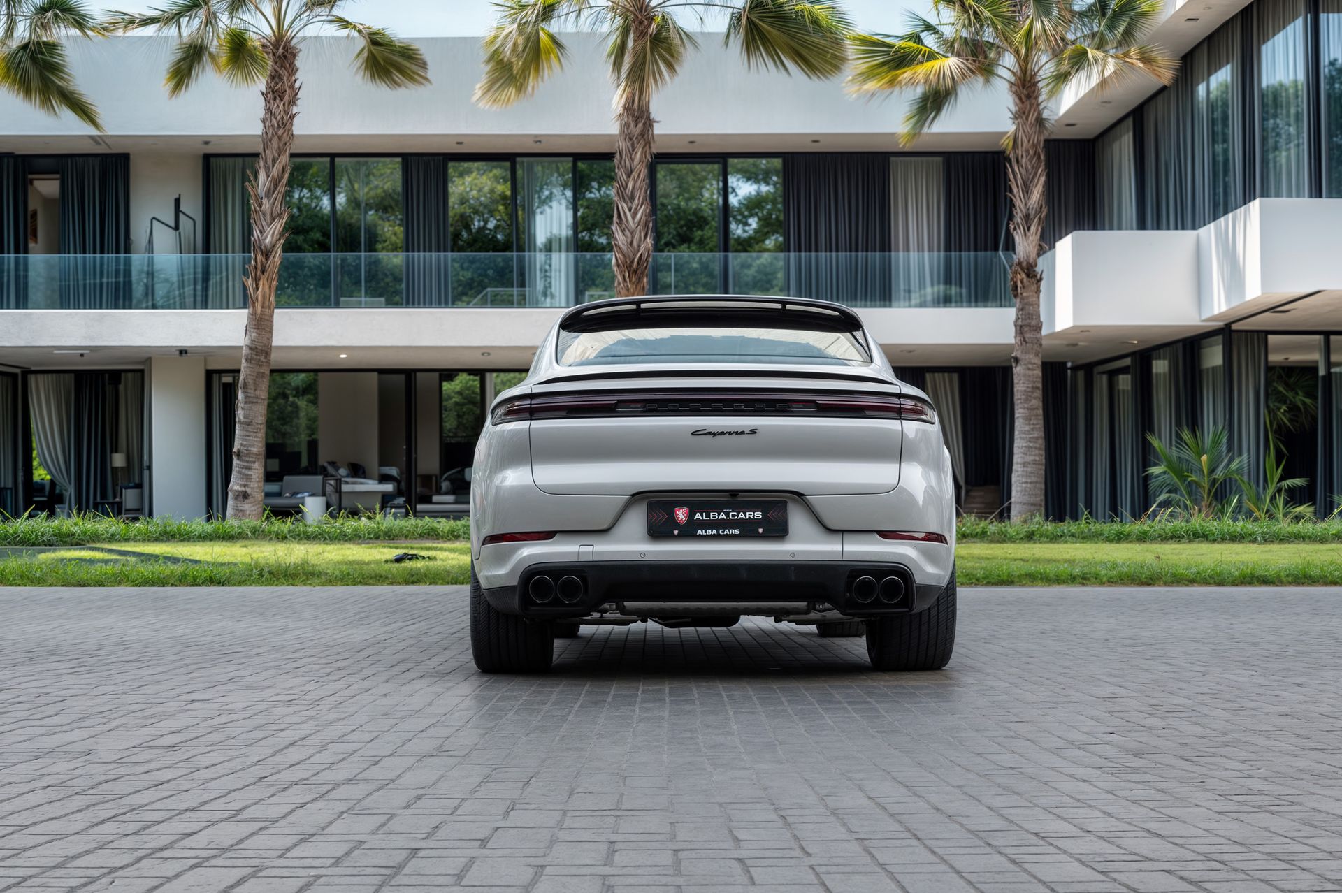 2025 Porsche Cayenne photo 5
