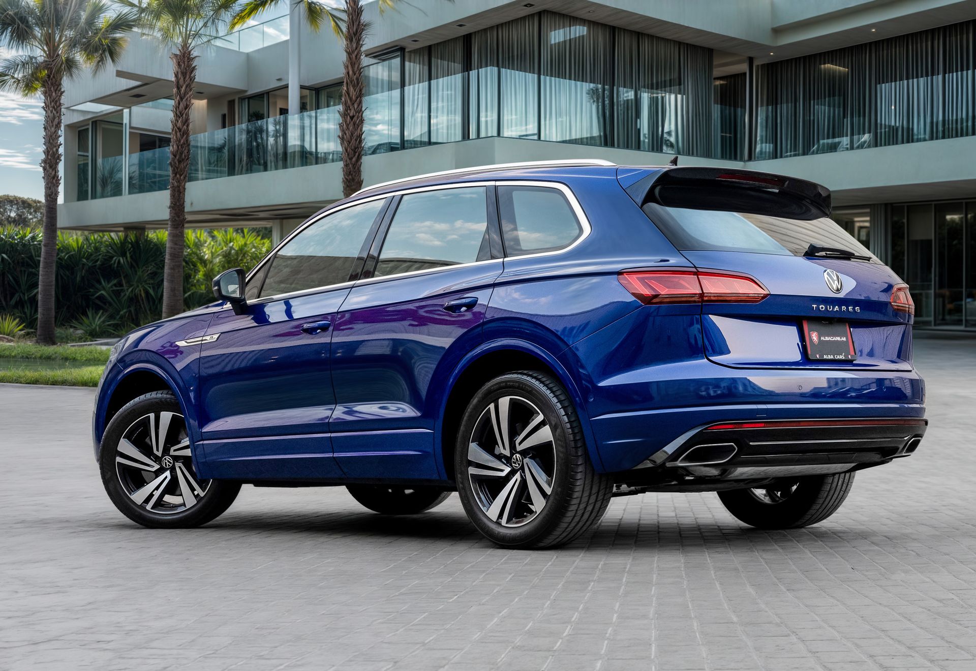 2021 Volkswagen Touareg photo 3