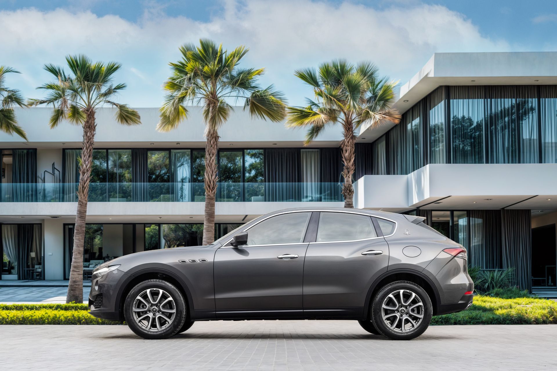 2021 Maserati Levante photo 2