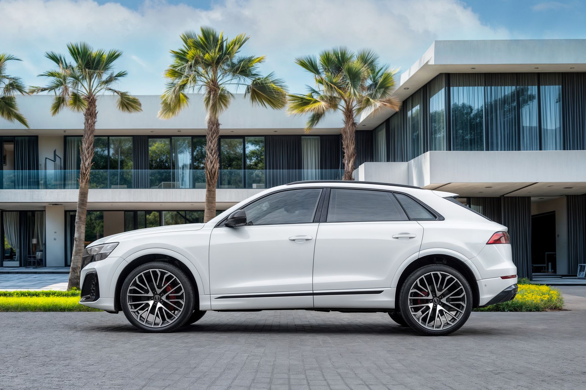 2024 Audi Q8 photo 2