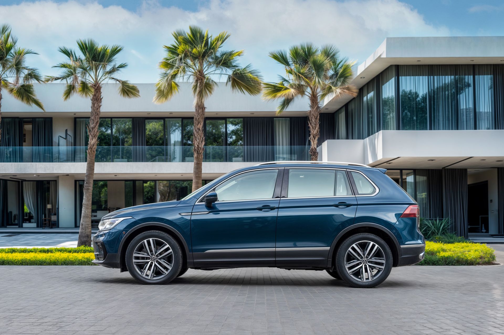2024 Volkswagen Tiguan photo 2