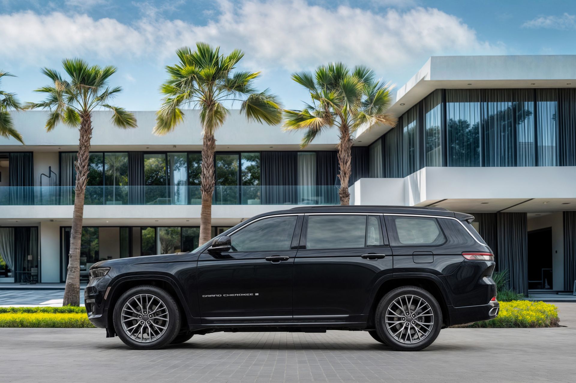 2024 Jeep Grand Cherokee photo 2