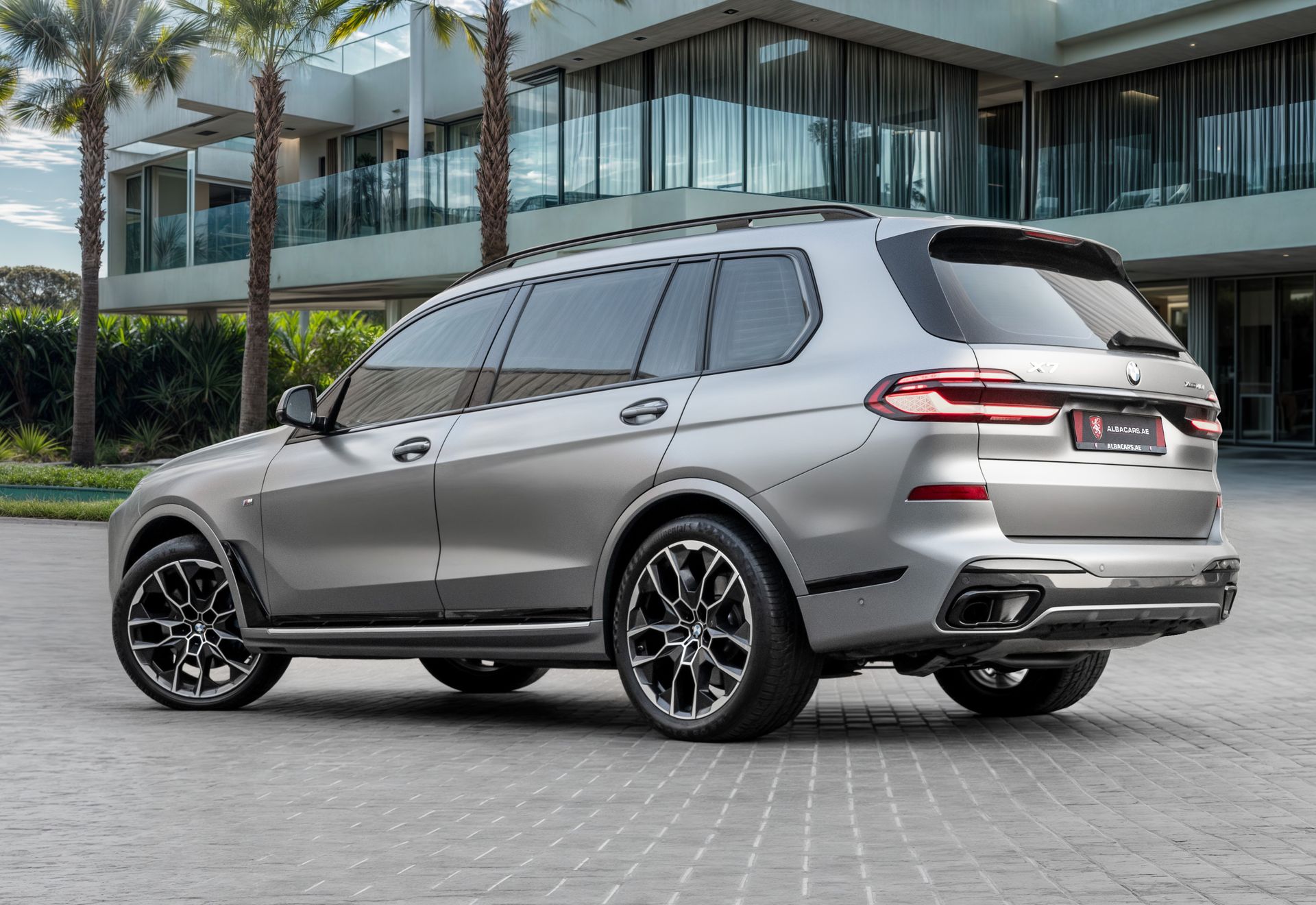 2025 BMW X7 photo 3