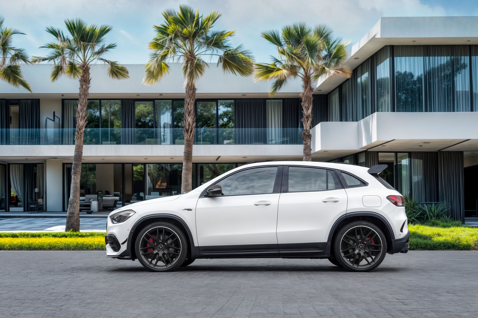 2022 Mercedes-Benz GLA photo 2