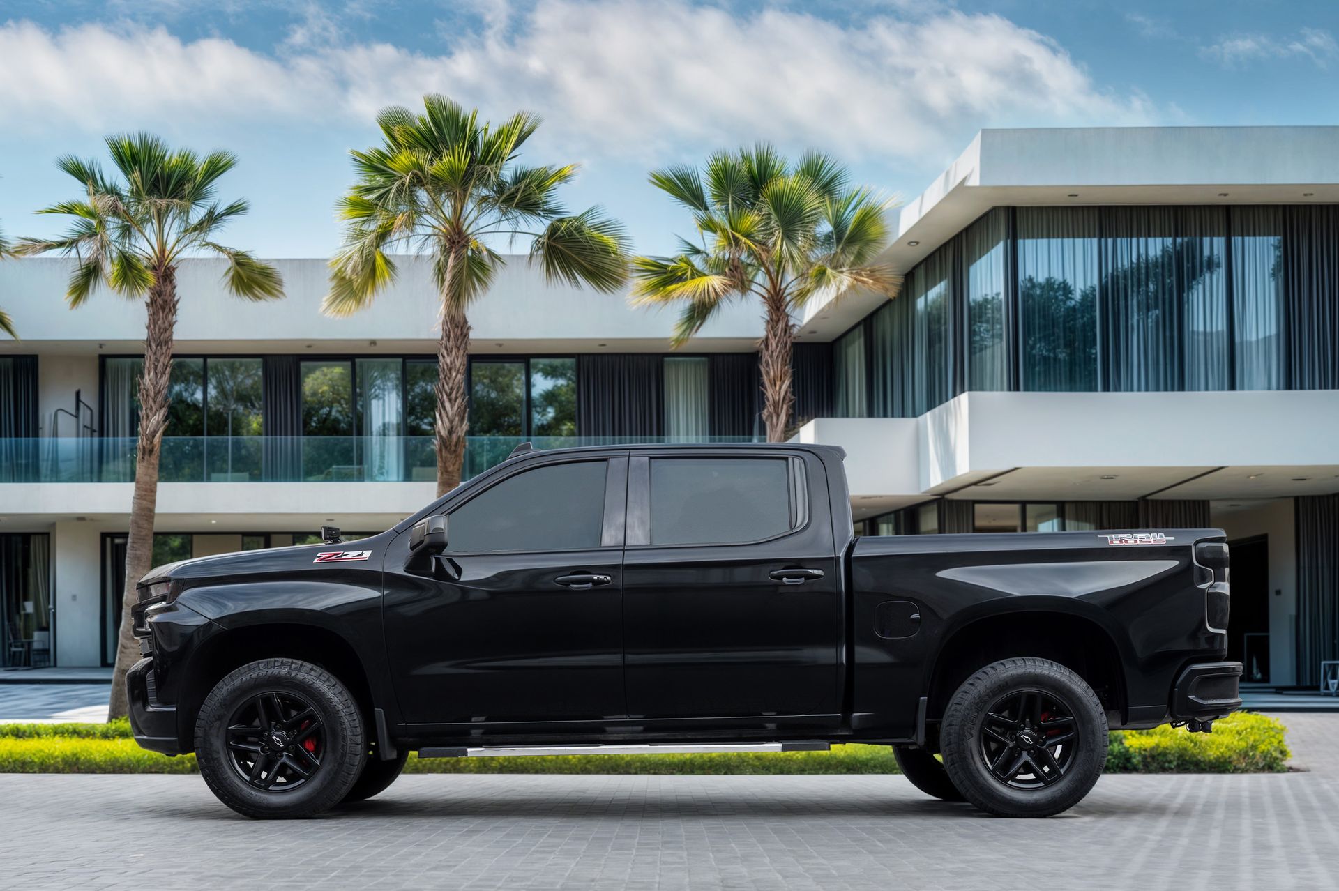 2022 Chevrolet Silverado photo 2