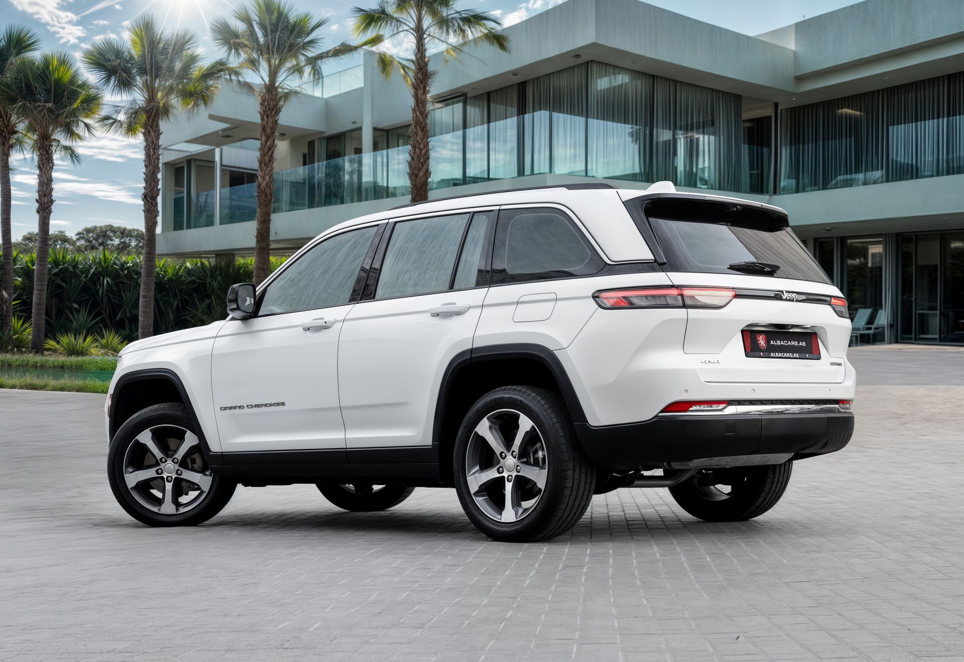 2023 Jeep Grand Cherokee photo 3