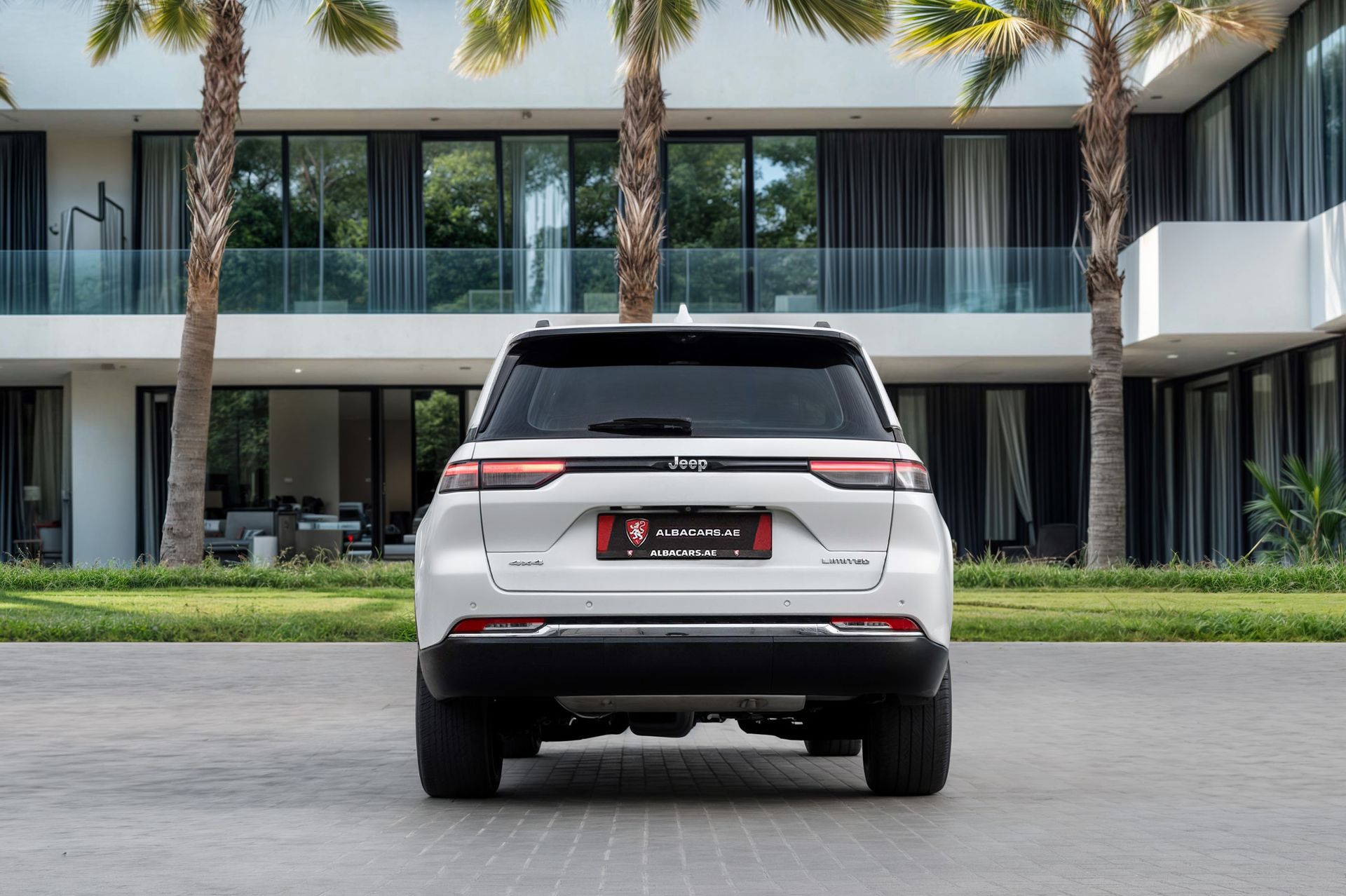 2023 Jeep Grand Cherokee photo 5
