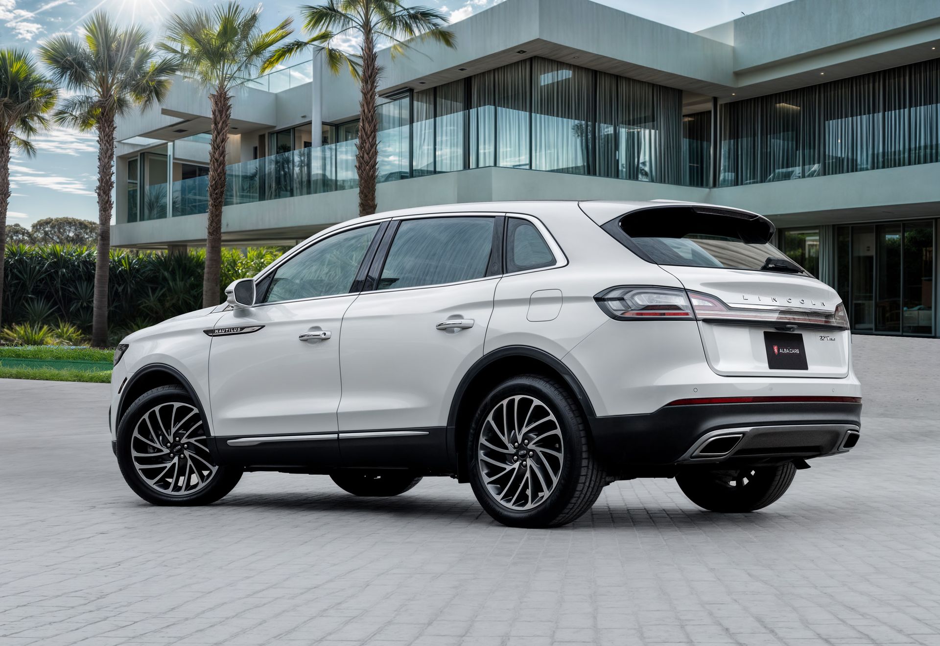 2020 Lincoln Nautilus photo 3