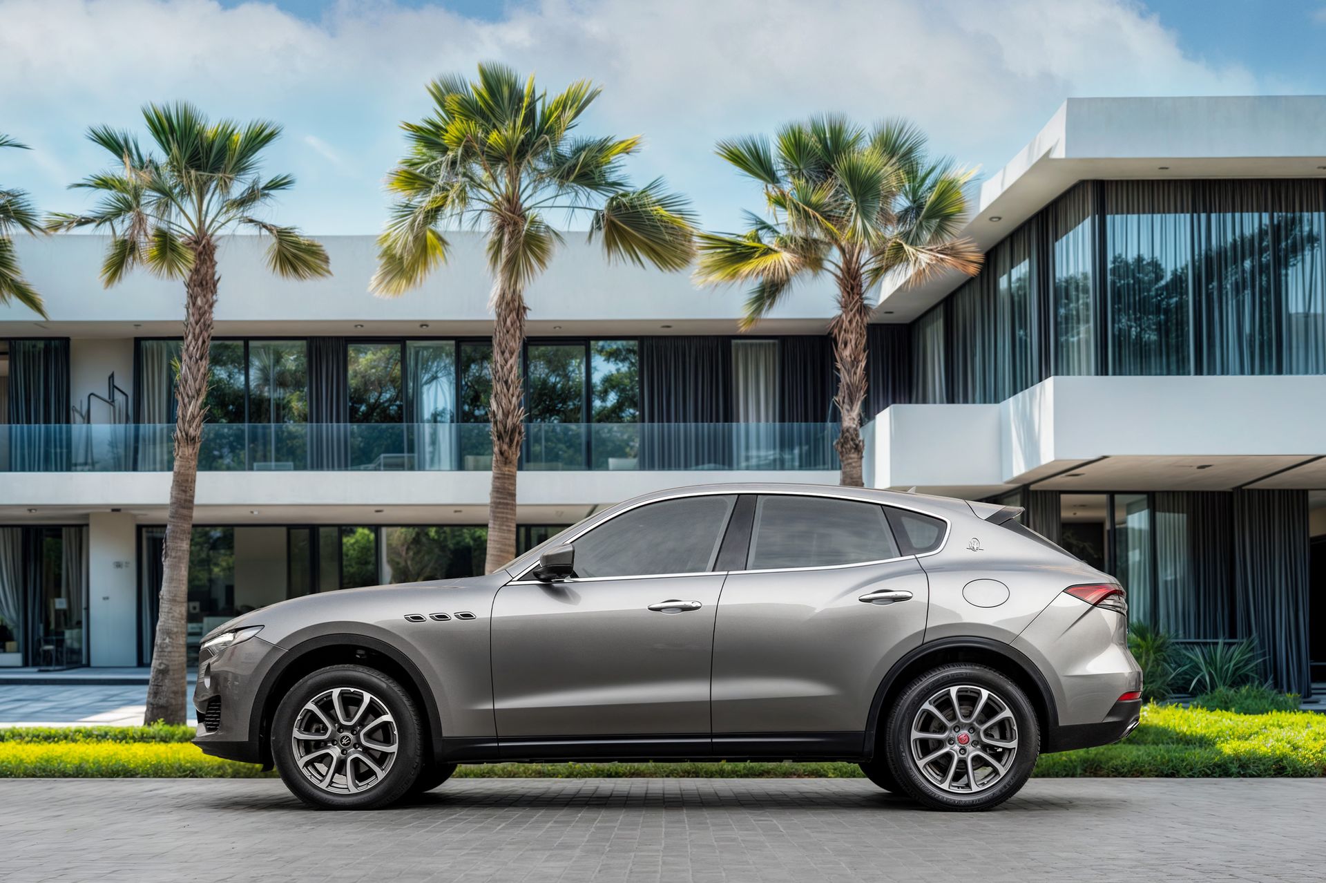 2021 Maserati Levante photo 2