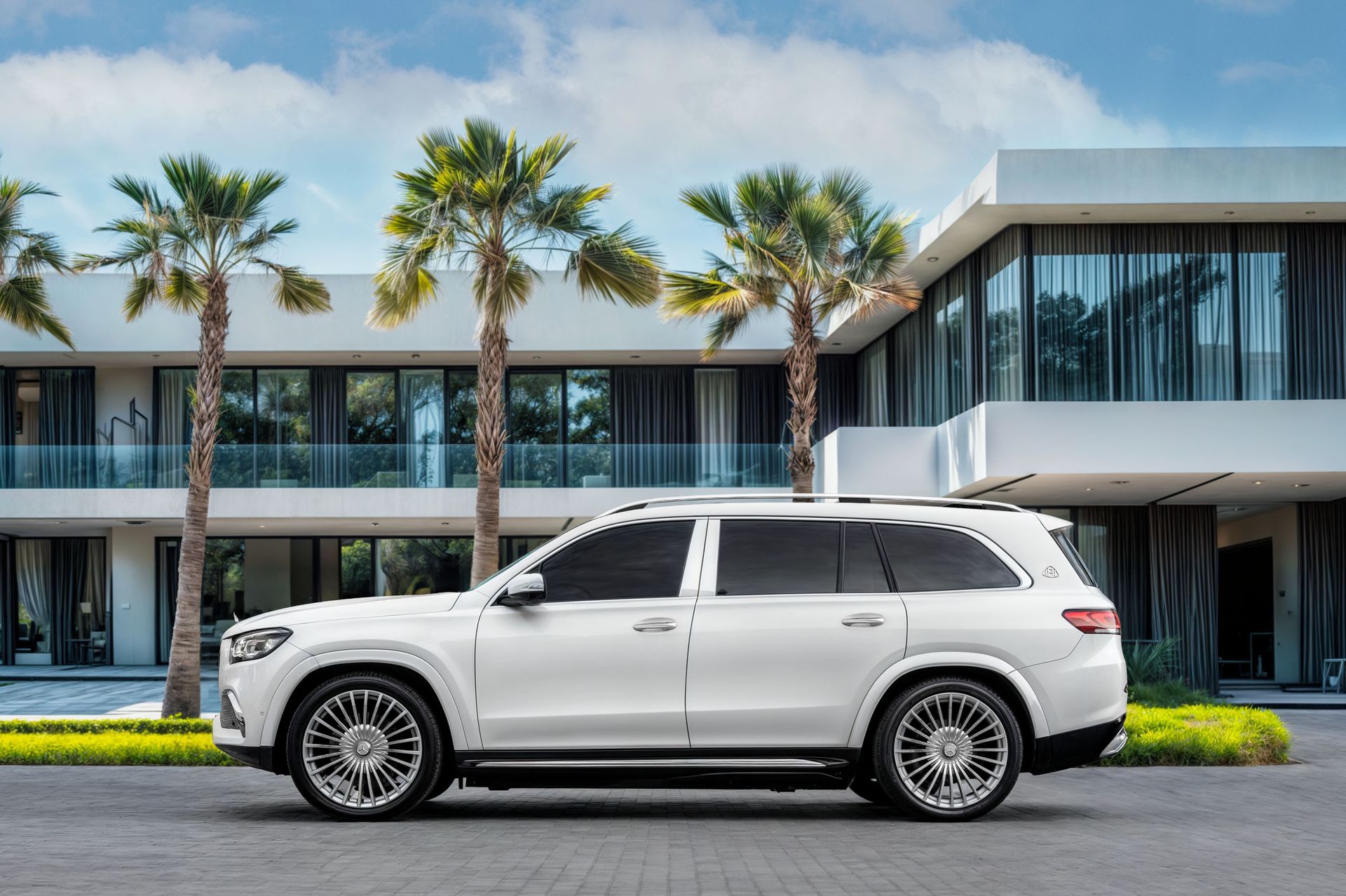 2023 Mercedes-Benz Maybach photo 2