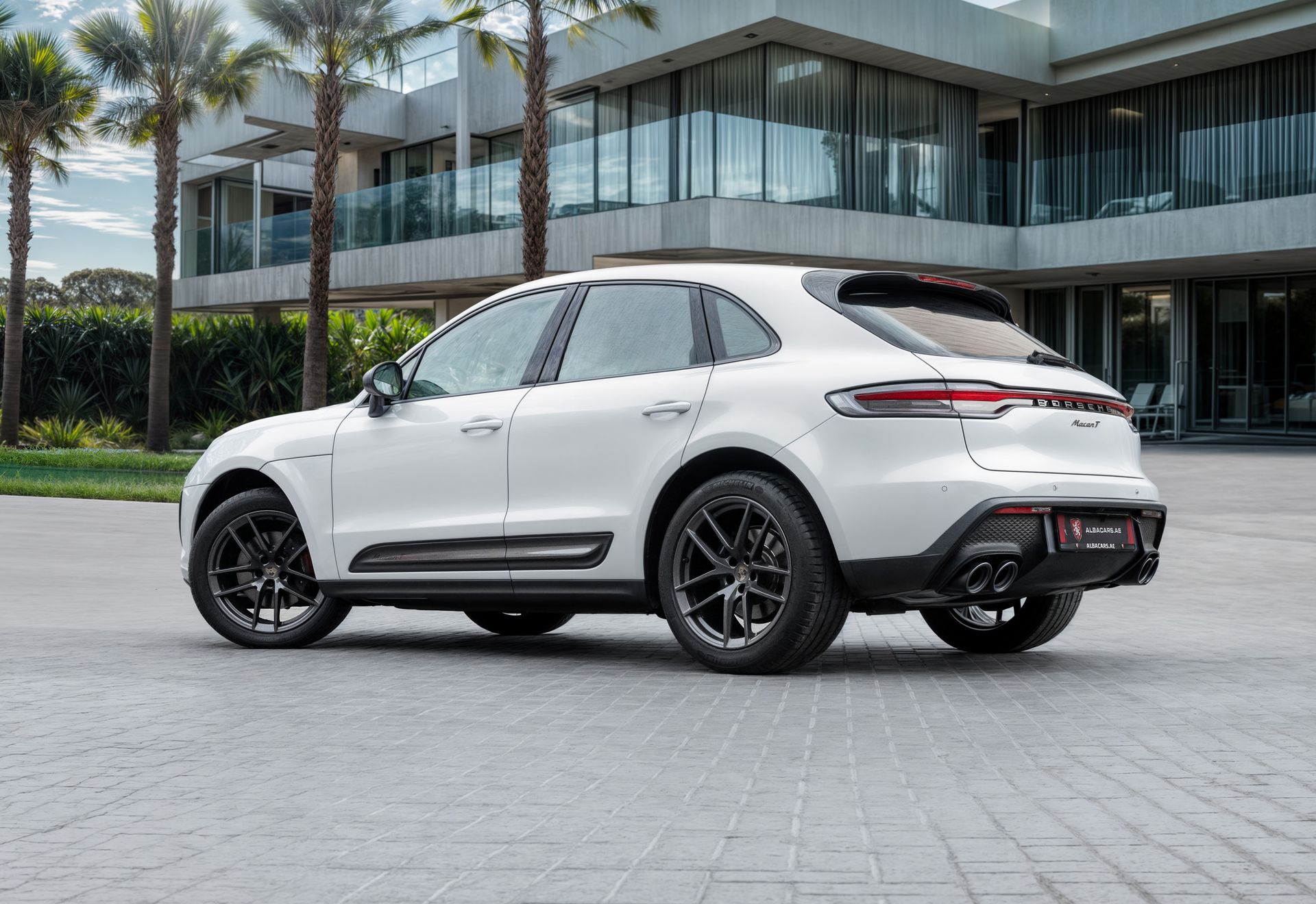 2022 Porsche Macan photo 3
