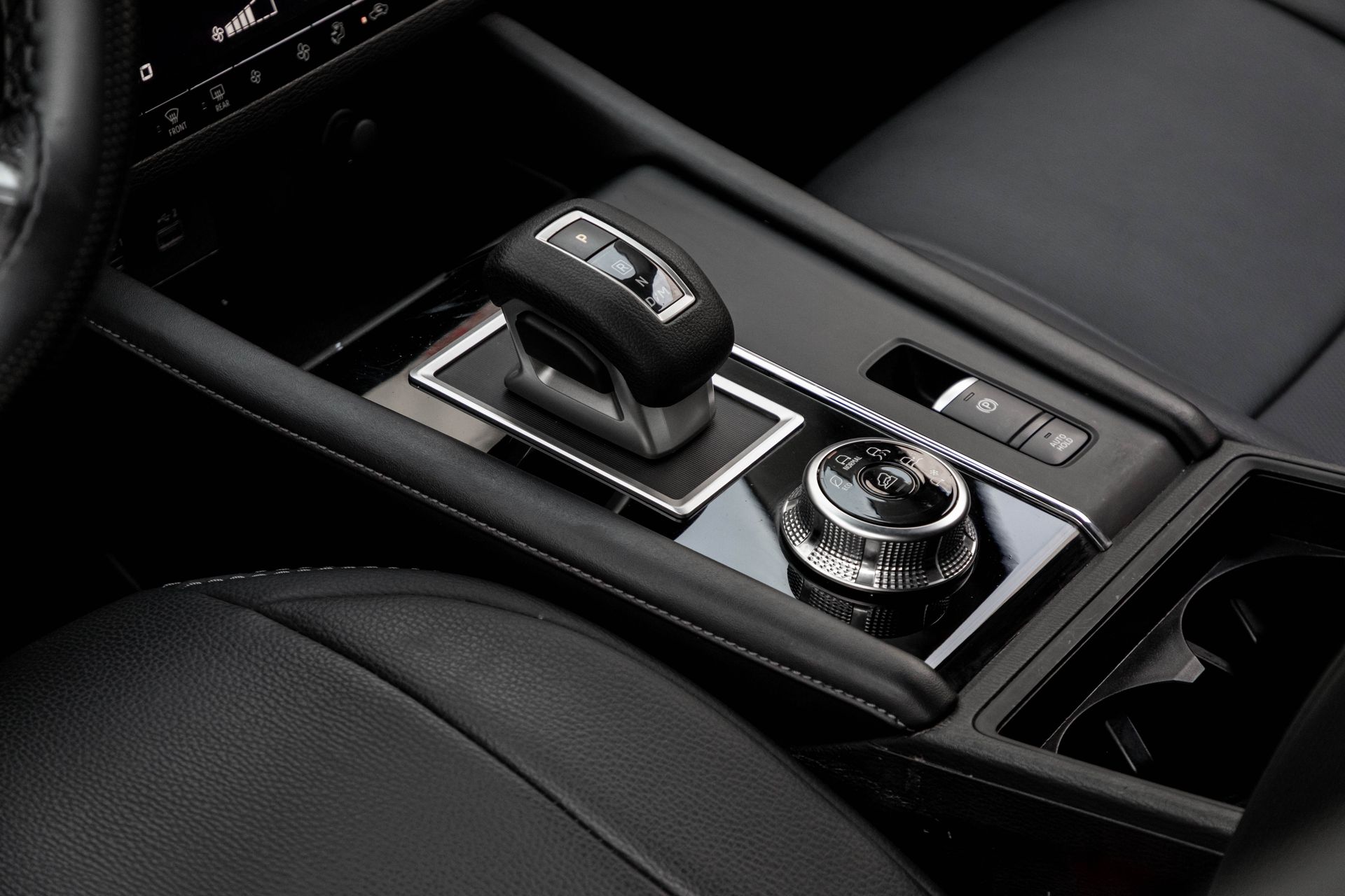 2024 Mitsubishi Outlander photo 5