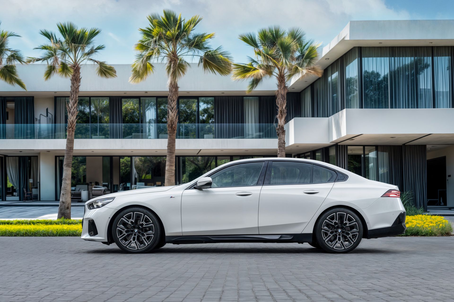 2024 BMW 5 Series photo 2