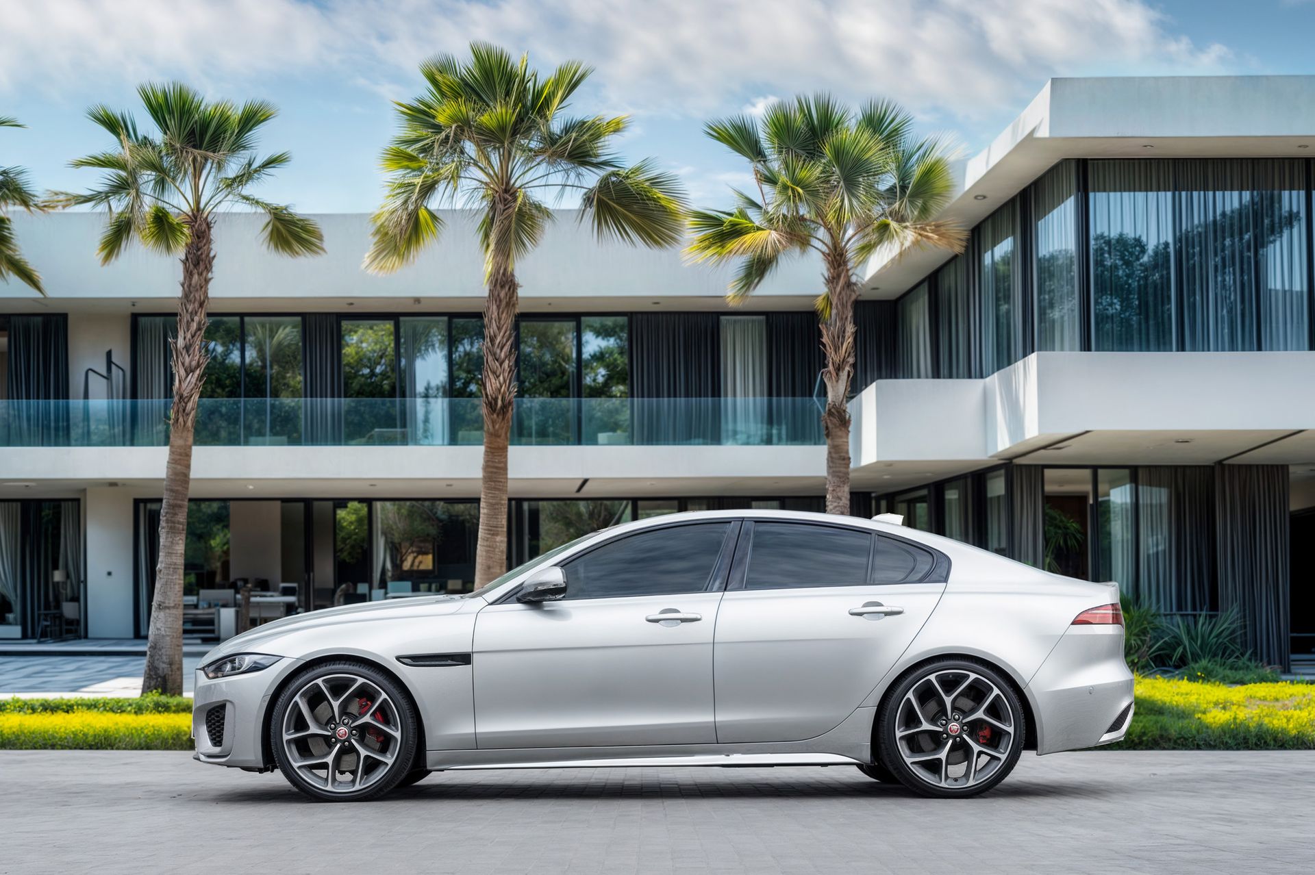 2021 Jaguar XE photo 2
