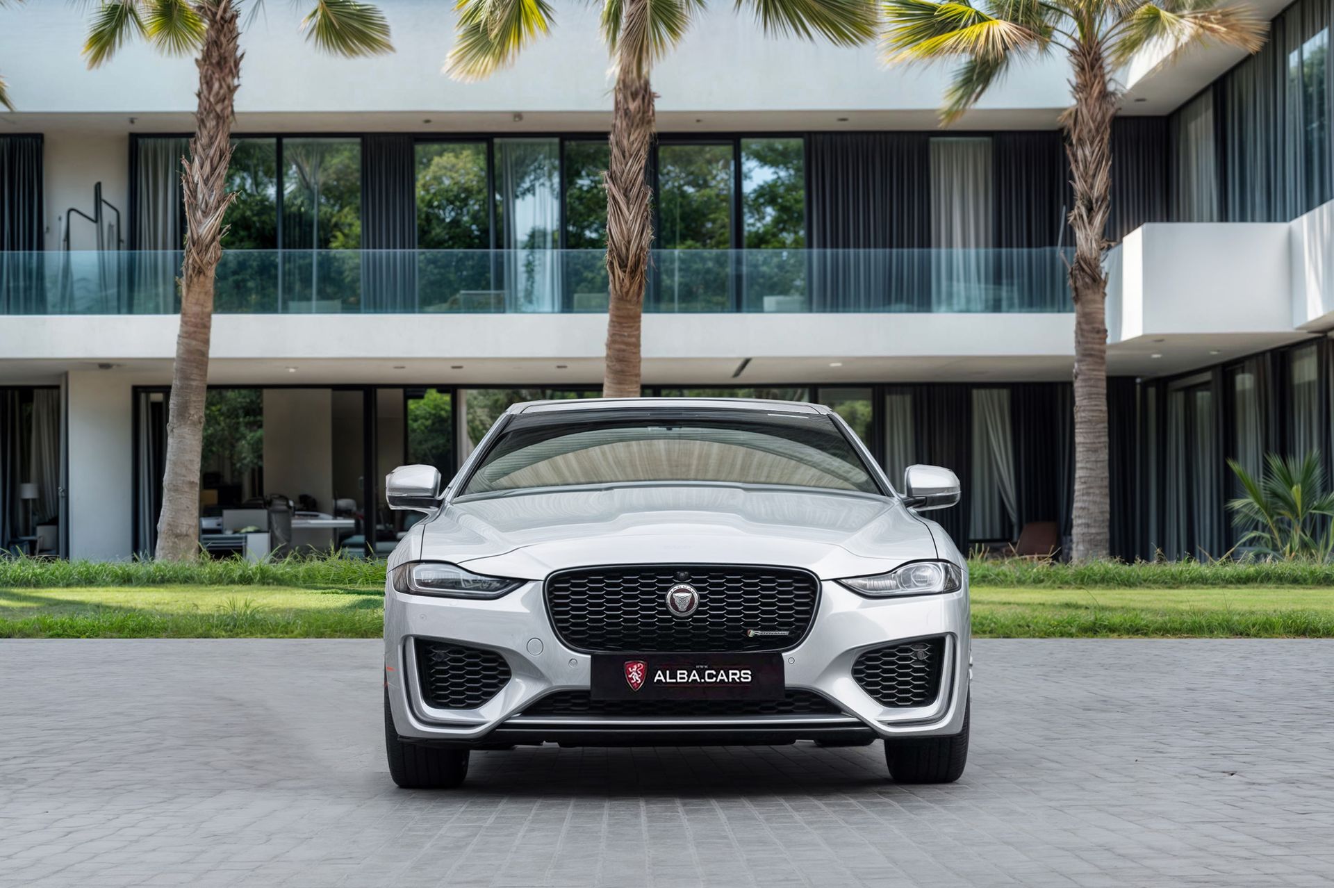 2021 Jaguar XE photo 4