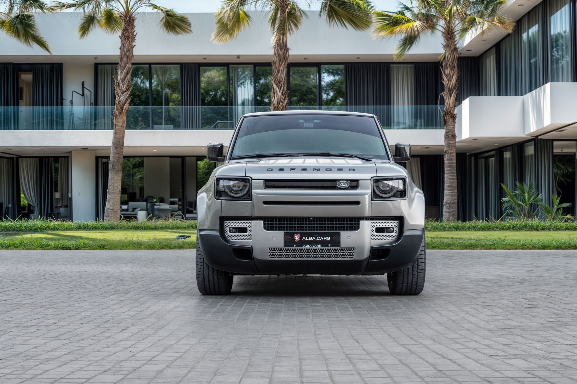 2023 Land Rover Defender photo 4
