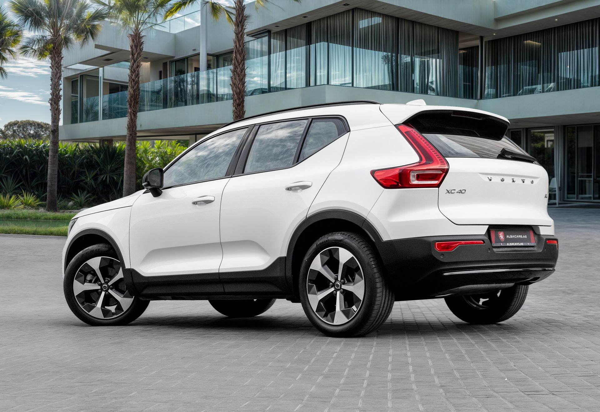2023 Volvo XC40 photo 3