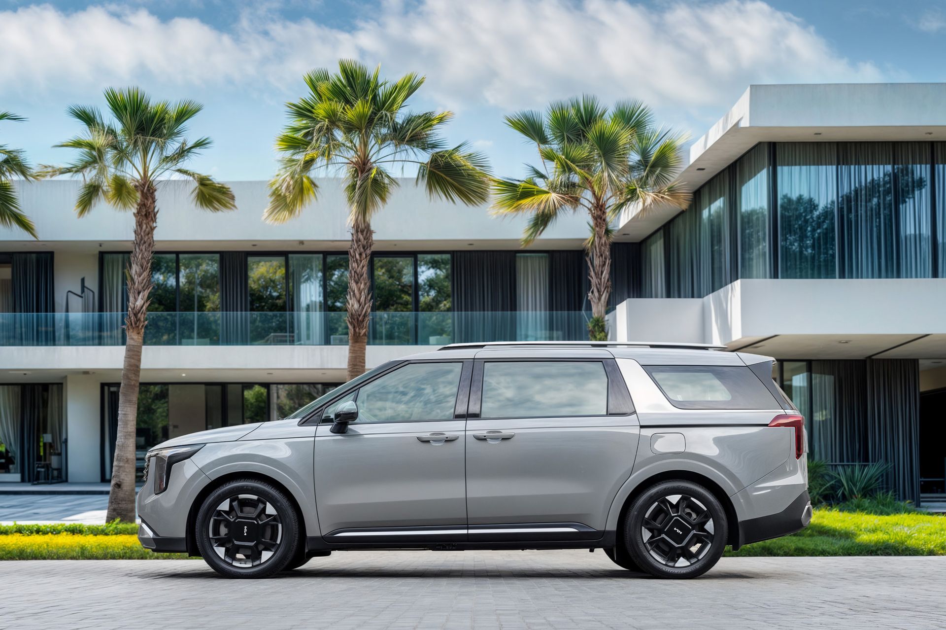 2025 Kia Carnival photo 2