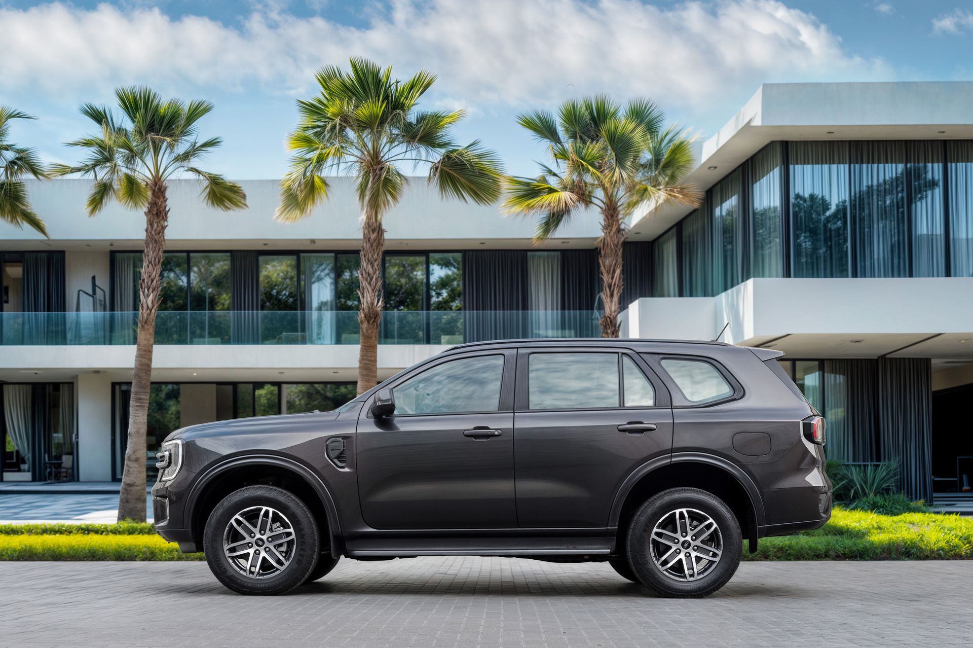 2025 Ford Everest photo 2