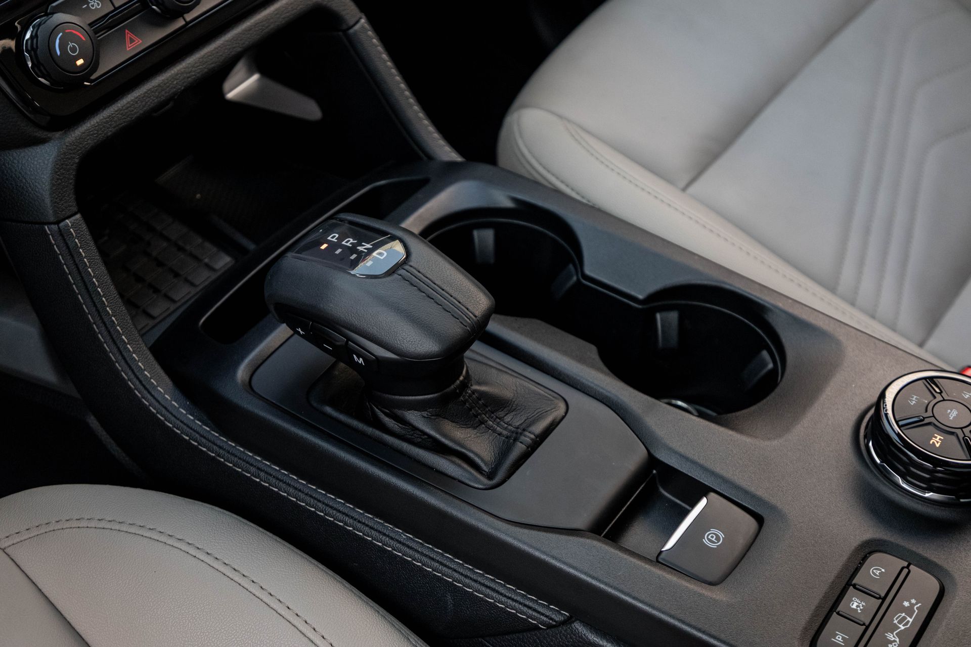 2024 Ford Everest photo 5