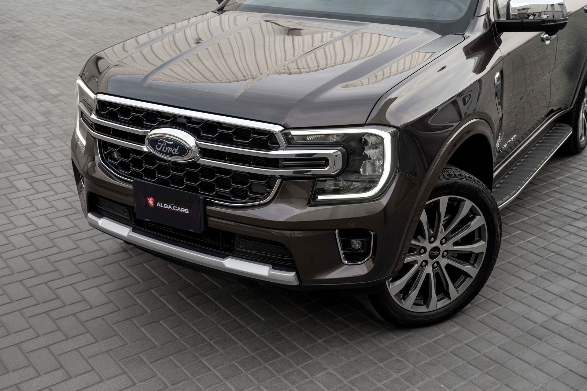 2024 Ford Everest photo 2