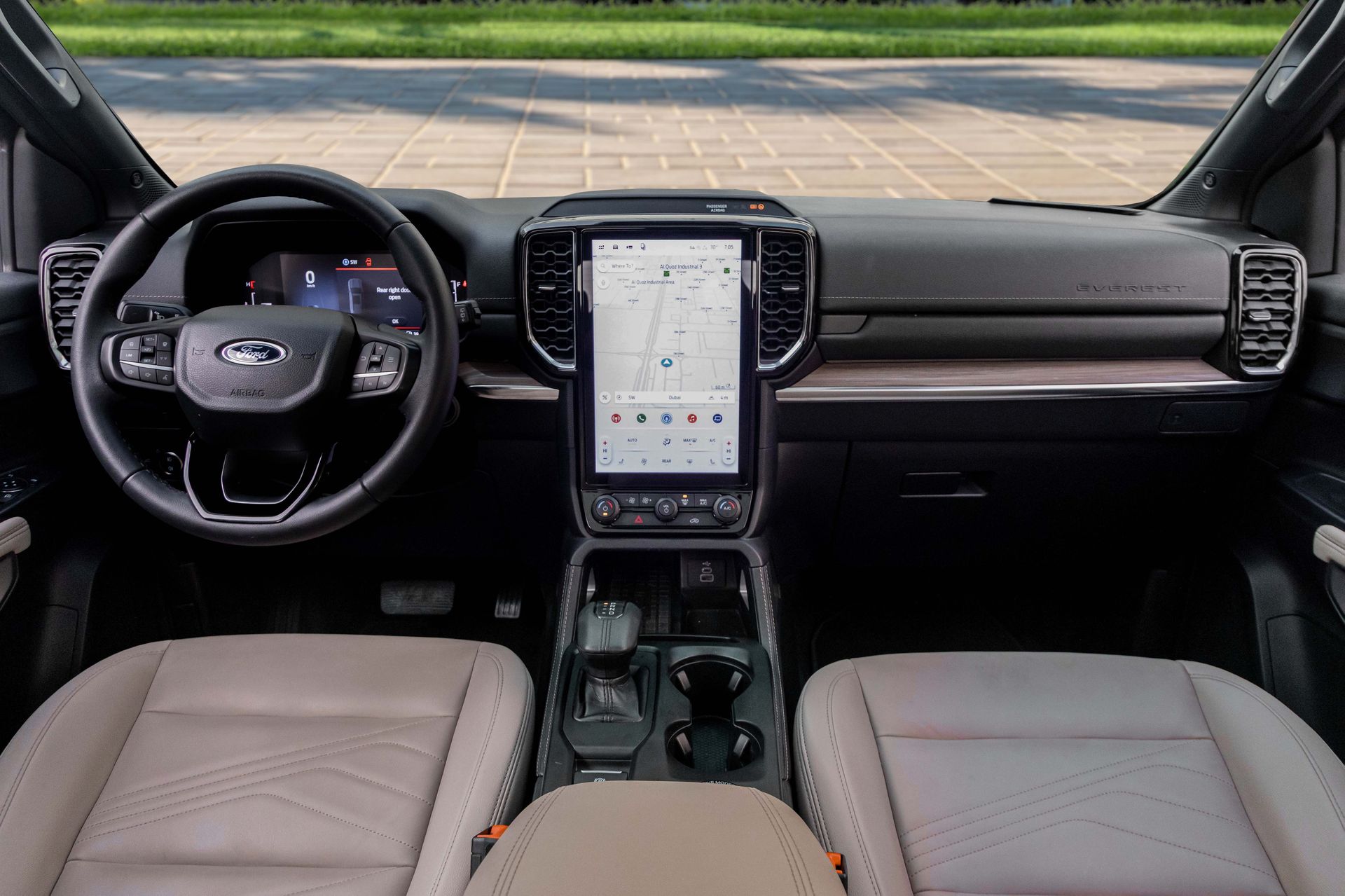 2024 Ford Everest photo 3