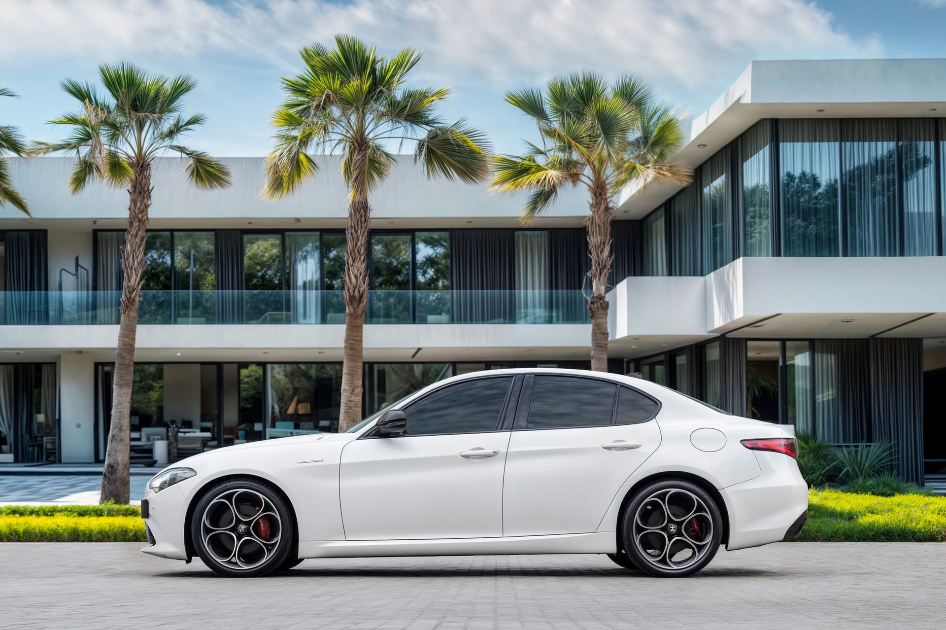 2023 Alfa Romeo Giulia photo 2