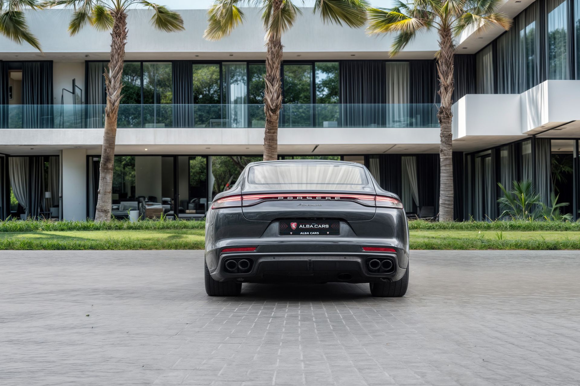2023 Porsche Panamera photo 5