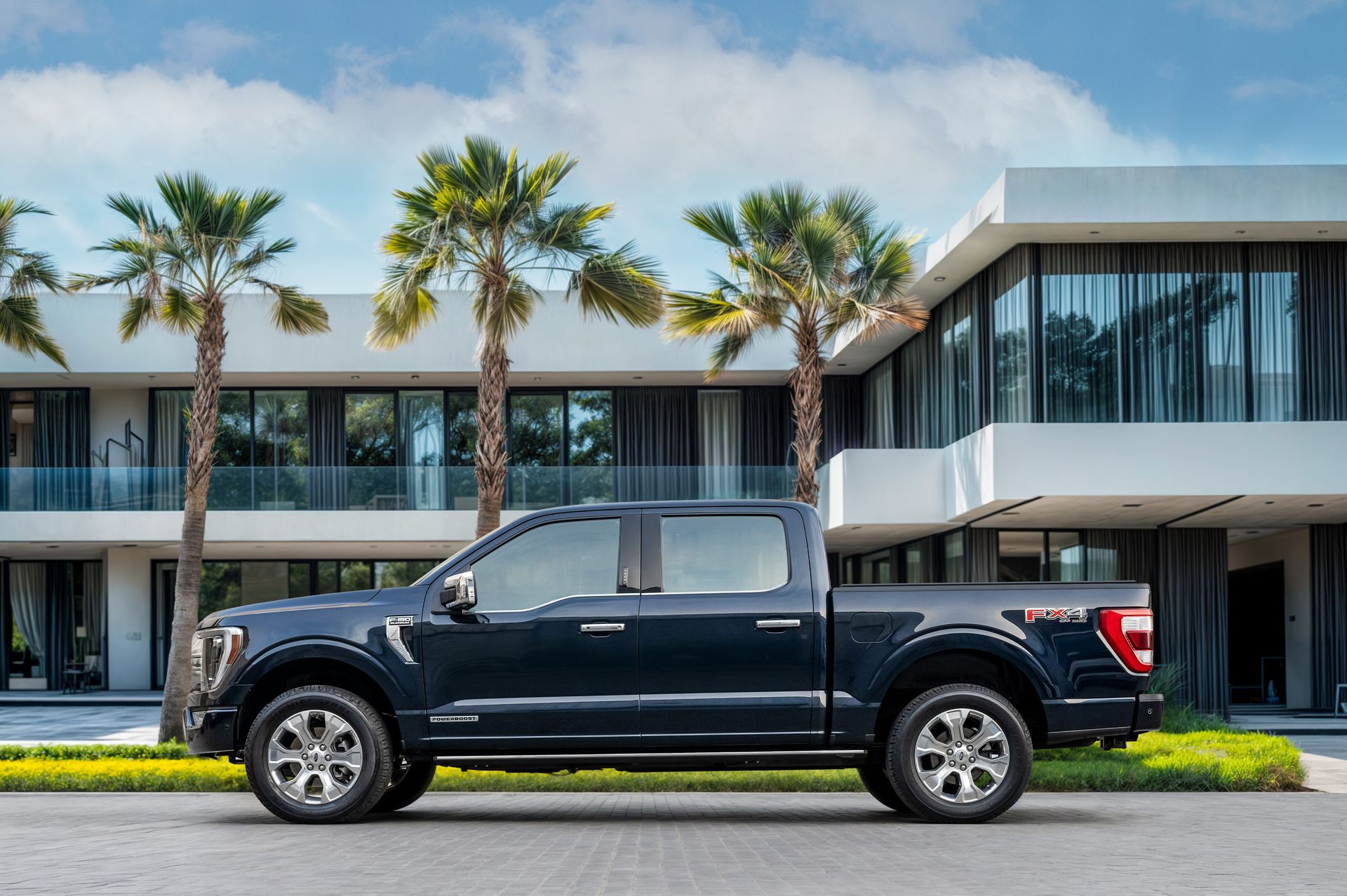 2023 Ford F-150 photo 2