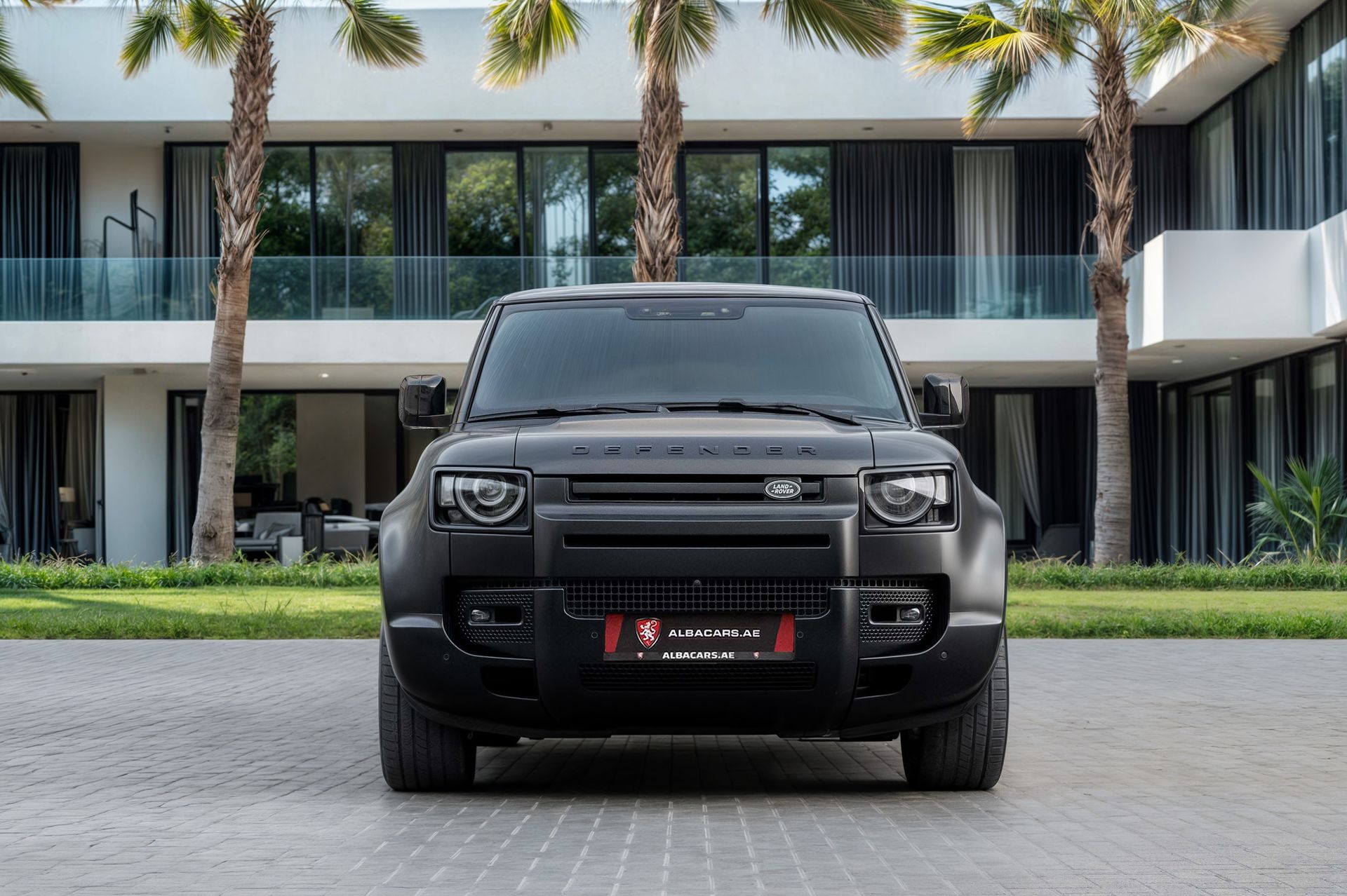 2025 Land Rover Defender photo 4