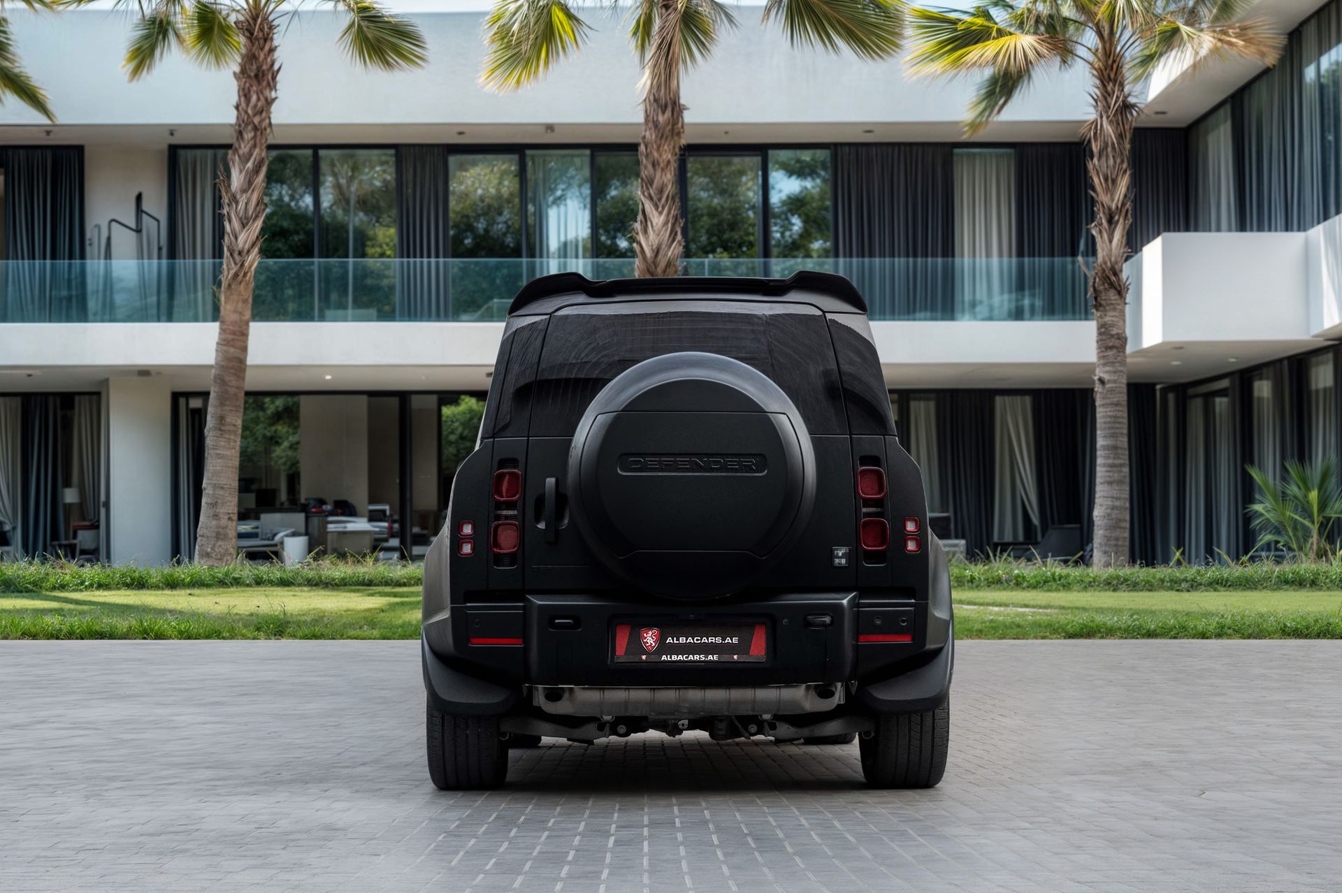 2025 Land Rover Defender photo 5