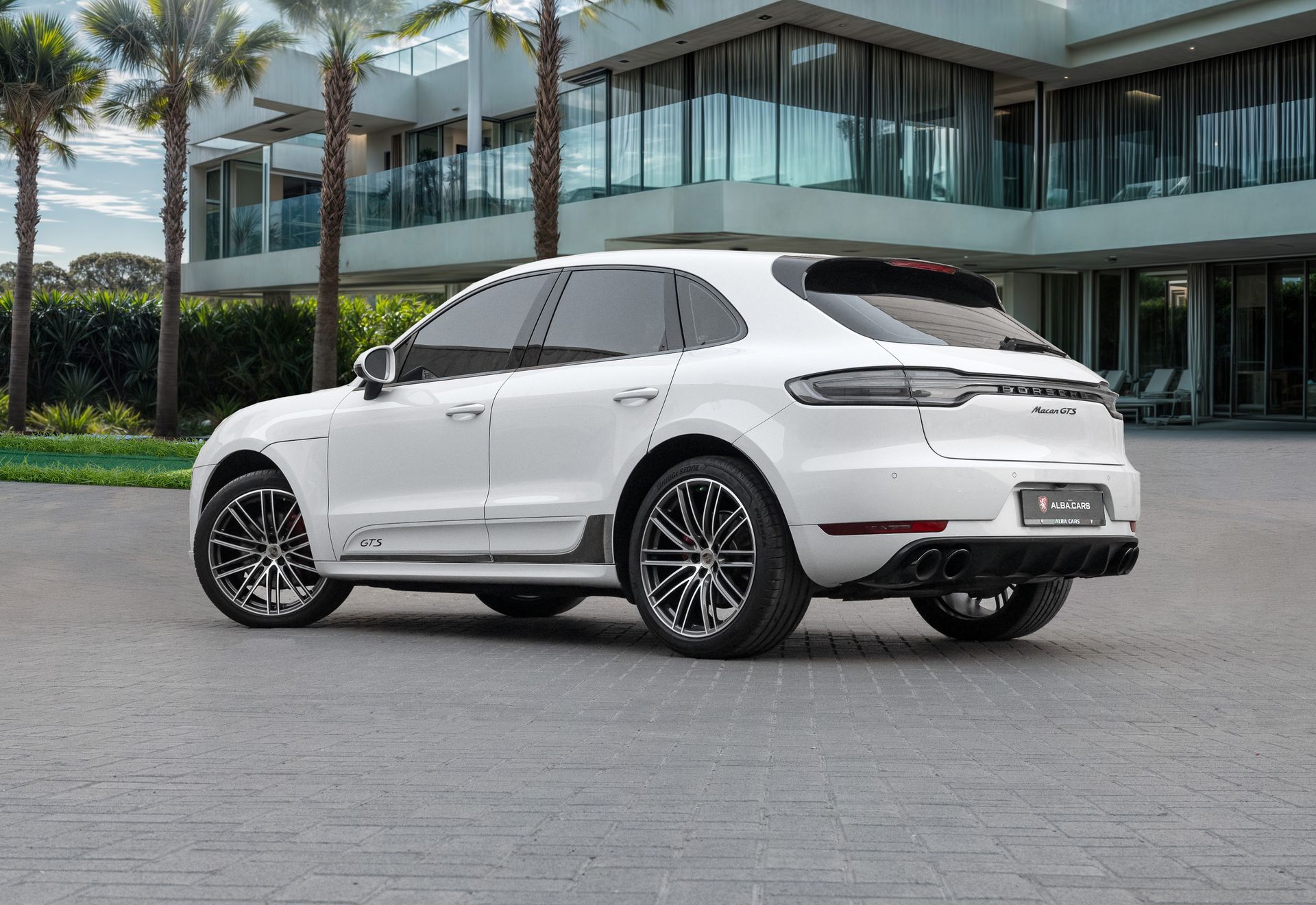 2020 Porsche Macan photo 3