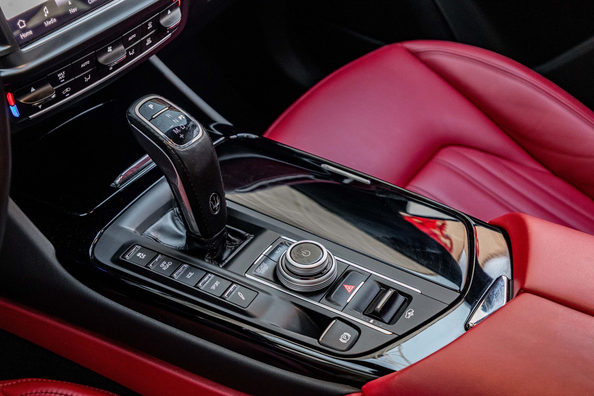 2022 Maserati Levante photo 5