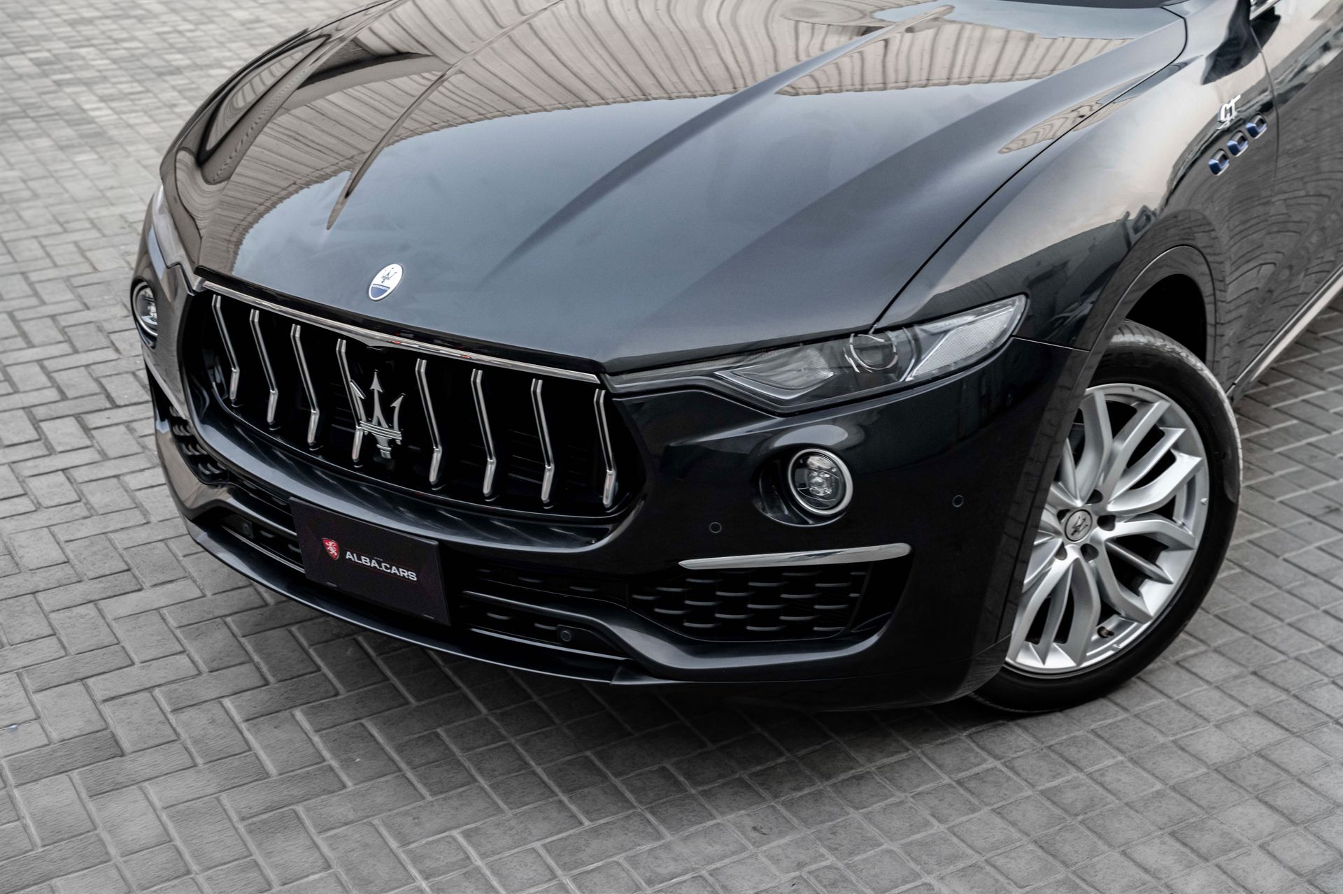 2022 Maserati Levante photo 2