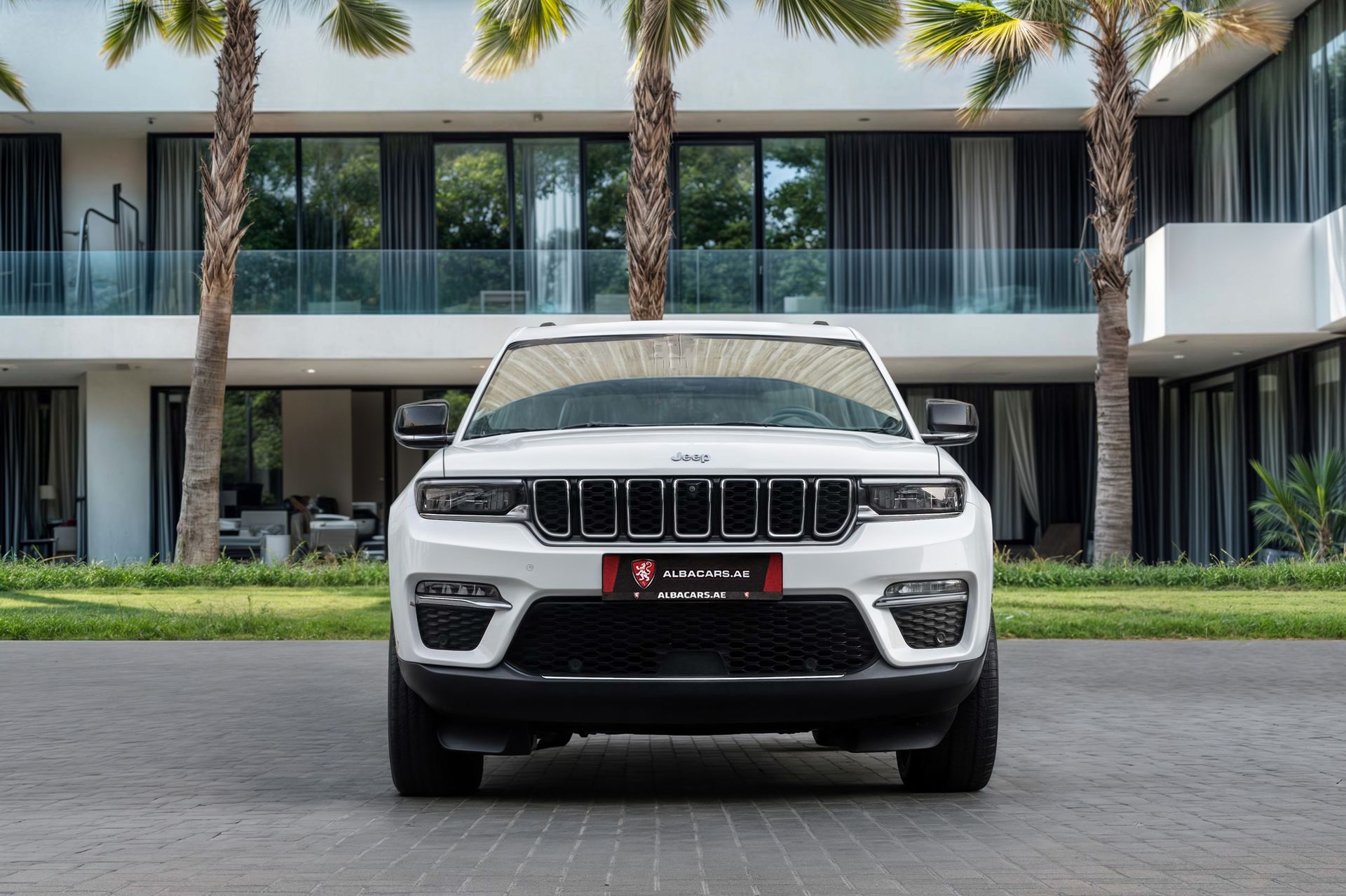 2024 Jeep Grand Cherokee photo 4