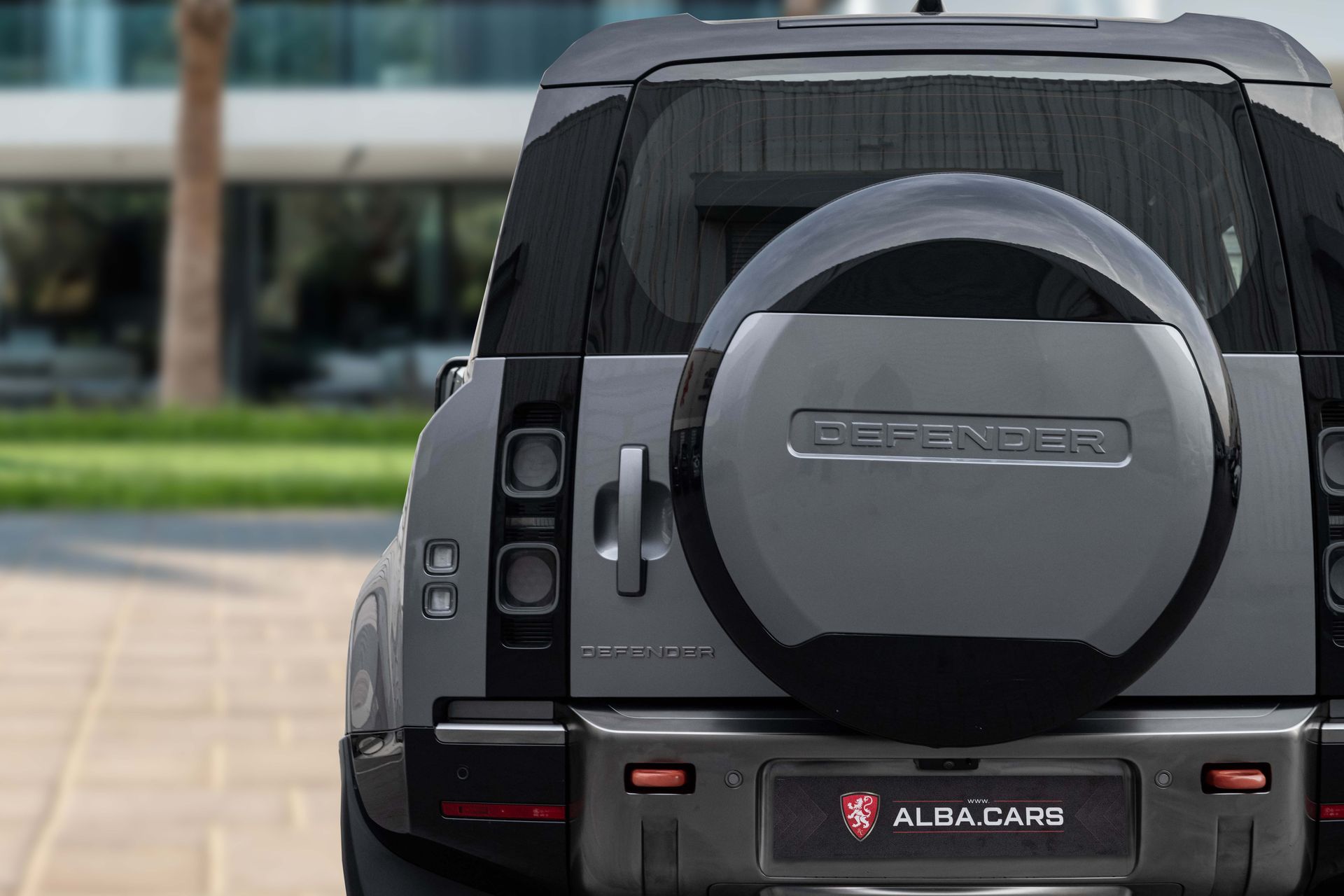 2024 Land Rover Defender photo 4