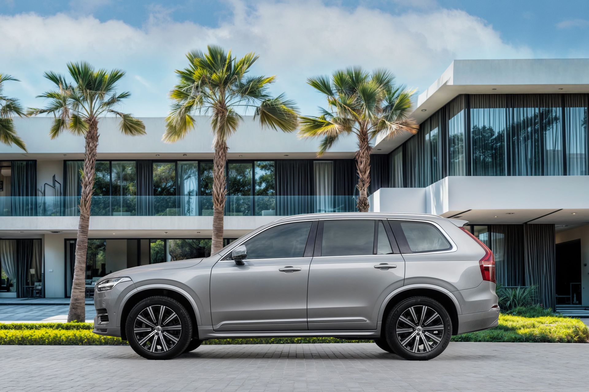 2024 Volvo XC90 photo 2