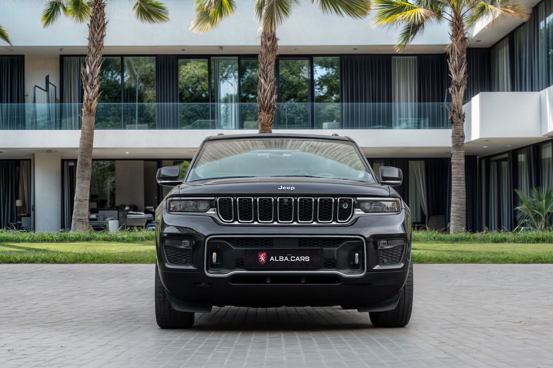 2023 Jeep Grand Cherokee photo 4