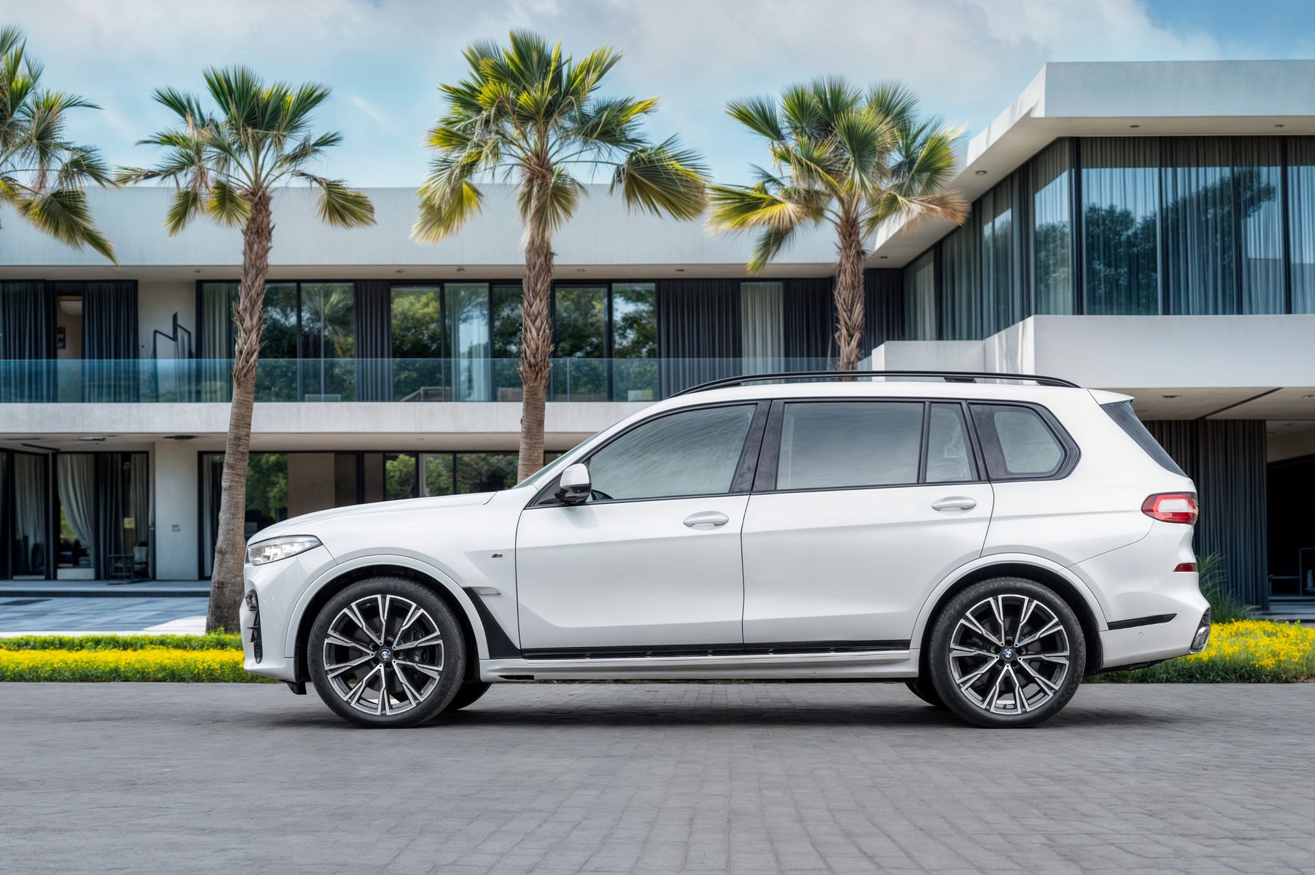 2022 BMW X7 photo 2