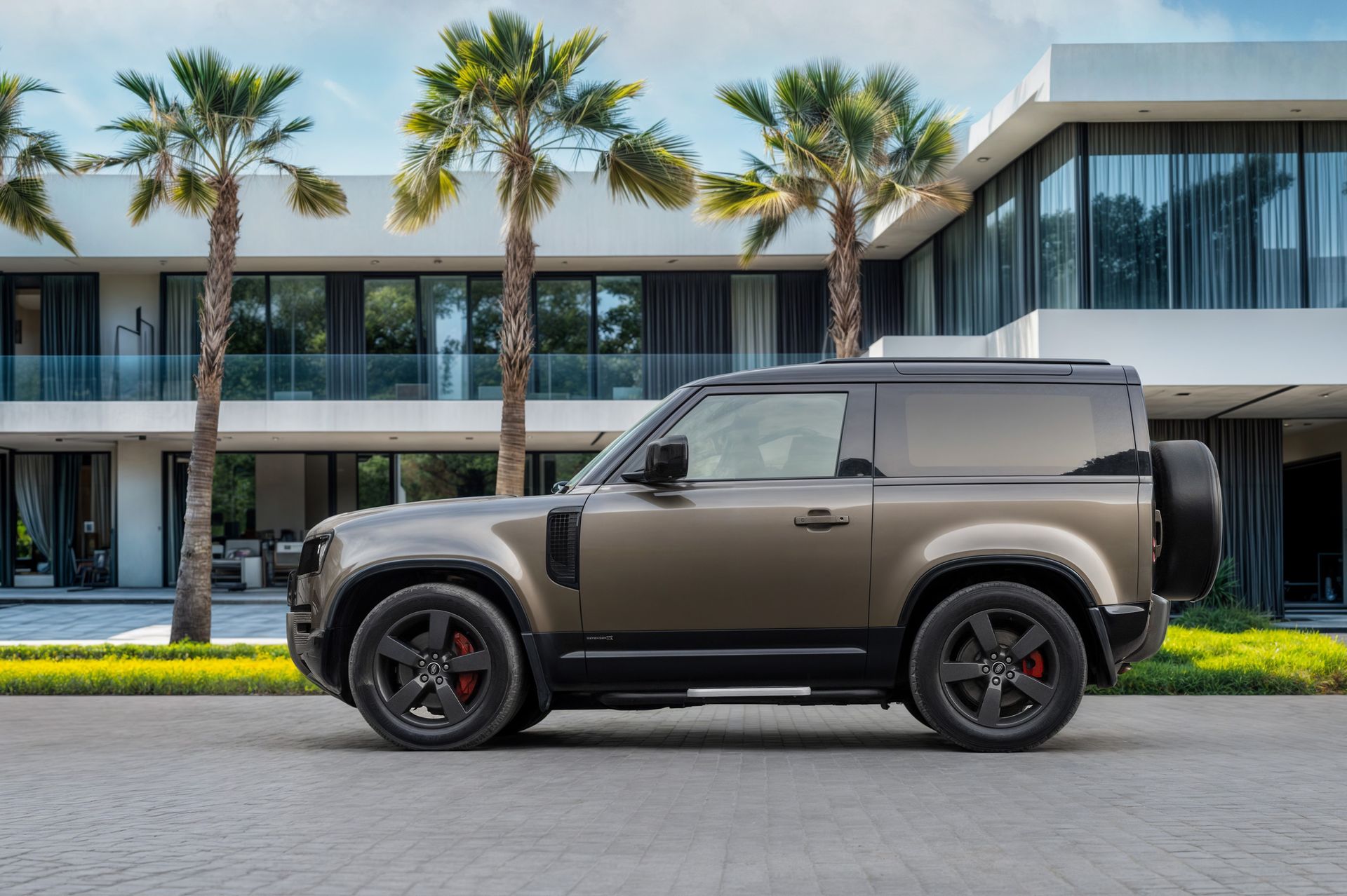 2023 Land Rover Defender photo 2