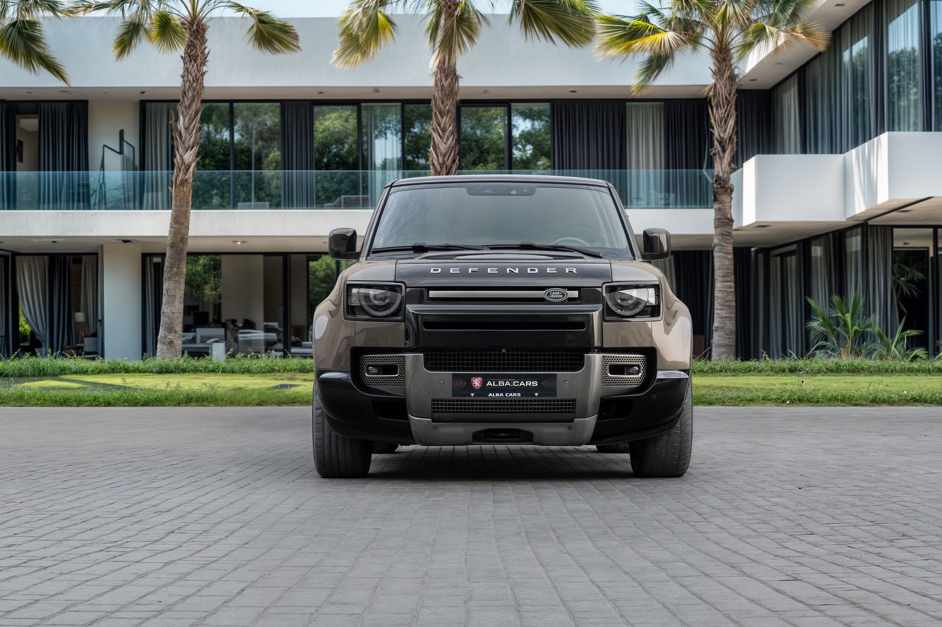 2023 Land Rover Defender photo 4