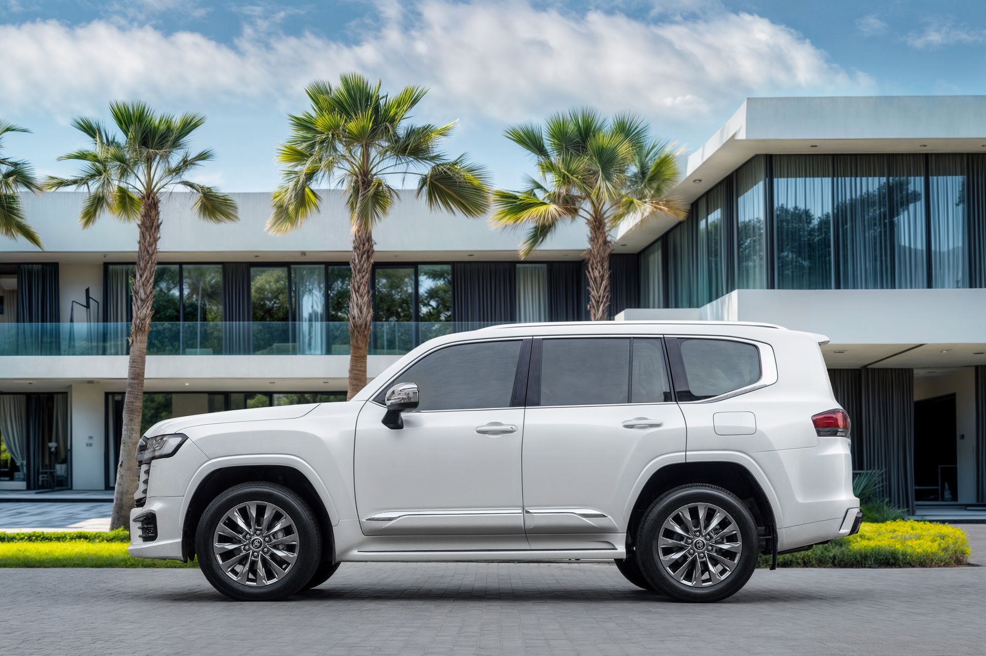 2025 Toyota Land Cruiser photo 2