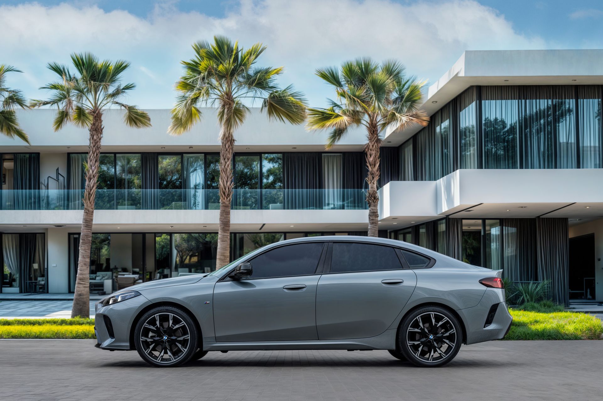 2025 BMW 2 Series photo 2