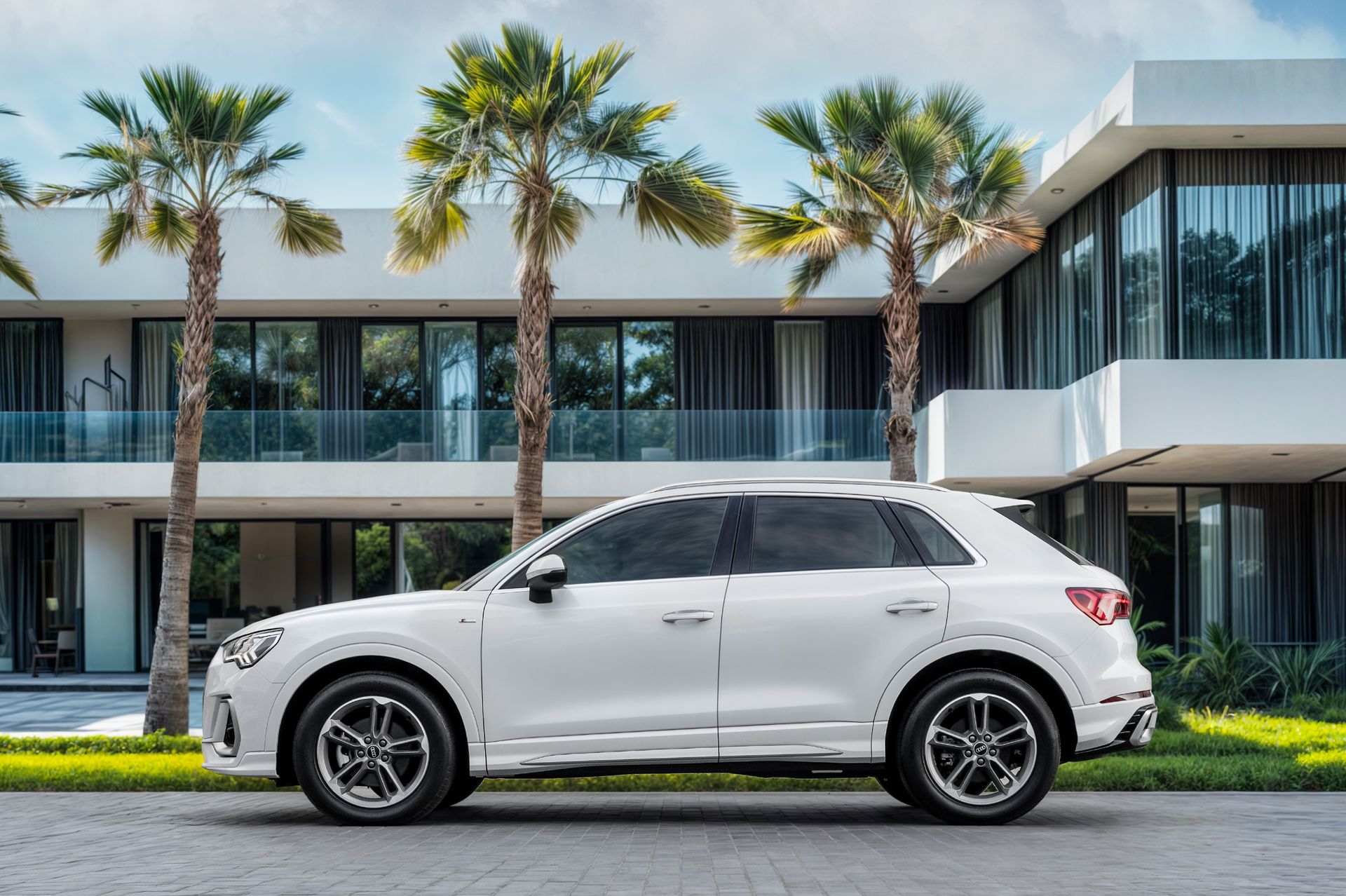 2024 Audi Q3 photo 2