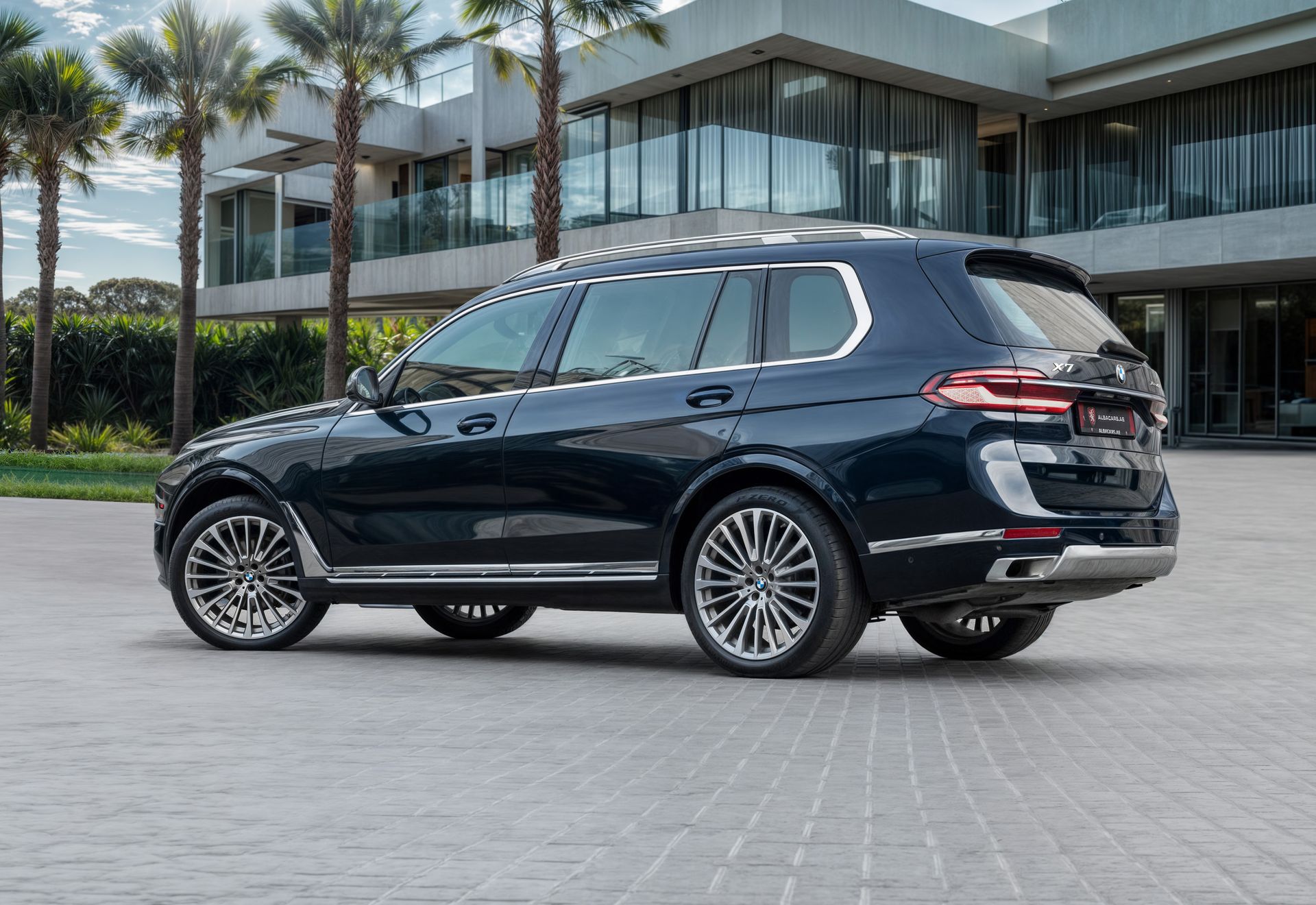 2023 BMW X7 photo 3